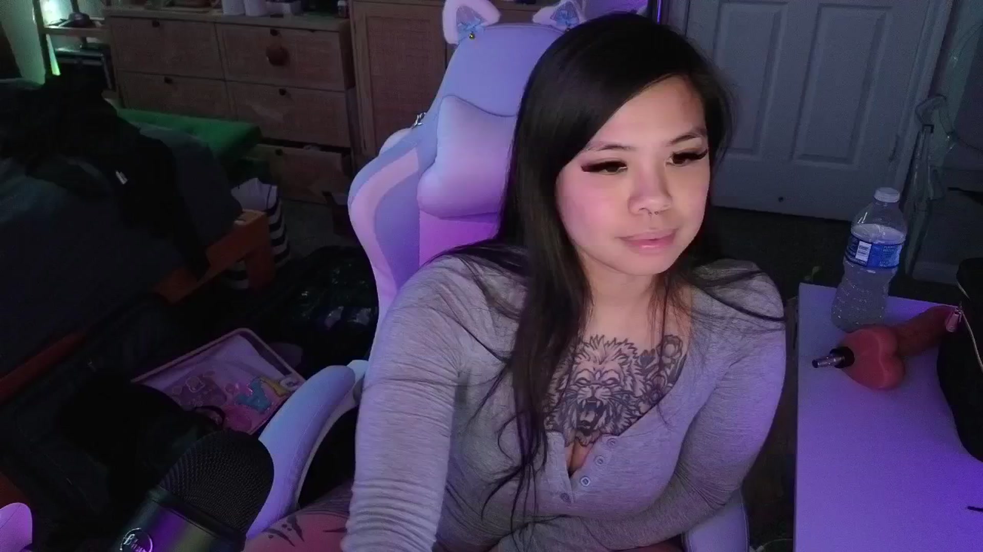 Gallery image thumbnail from dolllface's myfreecams stream on, 05/15/2025, 07:13 image 14 of 20