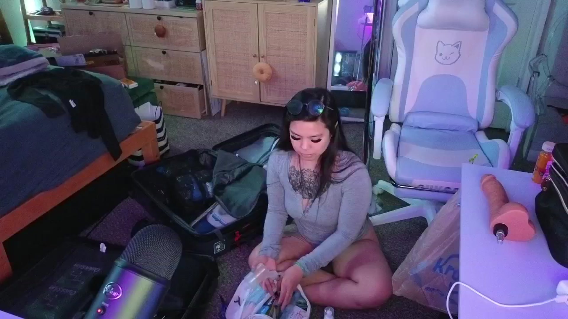 Gallery image thumbnail from dolllface's myfreecams stream on, 05/15/2025, 11:07 image 13 of 20