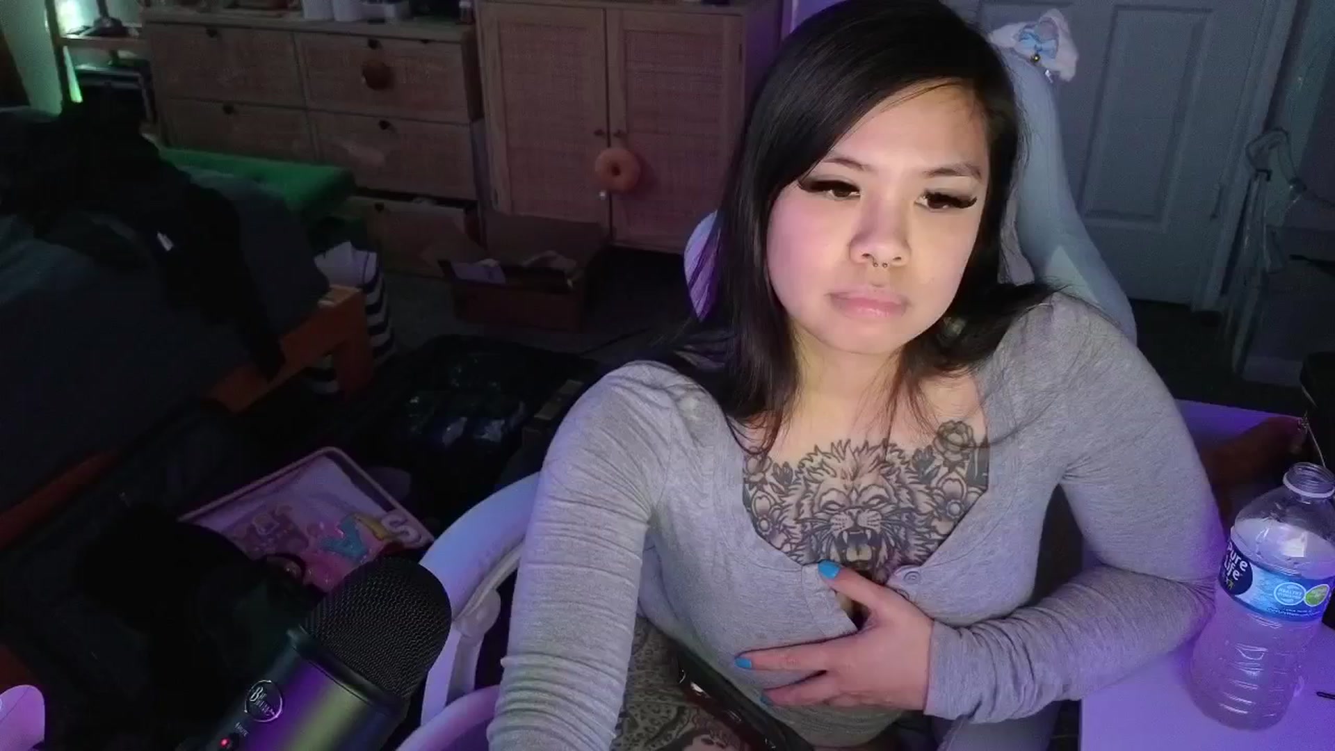 Gallery image thumbnail from dolllface's myfreecams stream on, 05/15/2025, 11:07 image 1 of 20