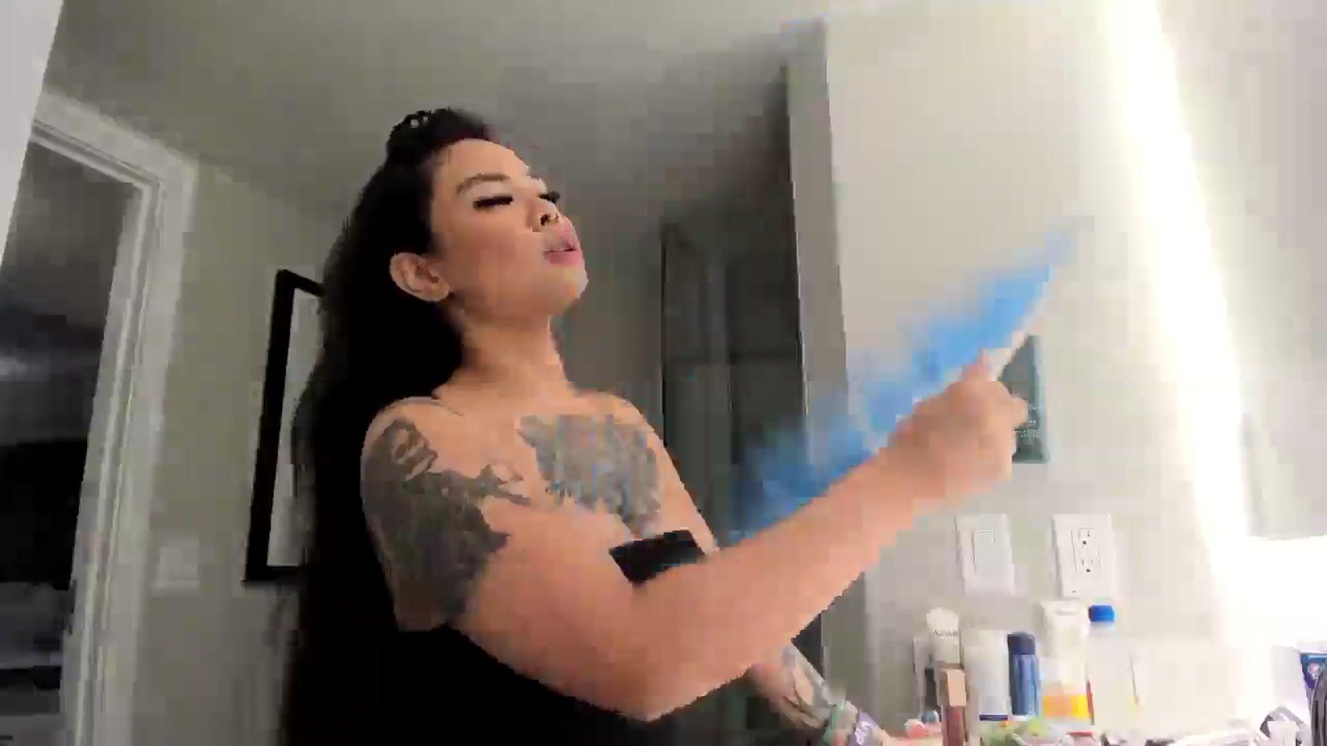Gallery image thumbnail from dolllface's myfreecams stream on, 05/17/2025, 23:55 image 3 of 20