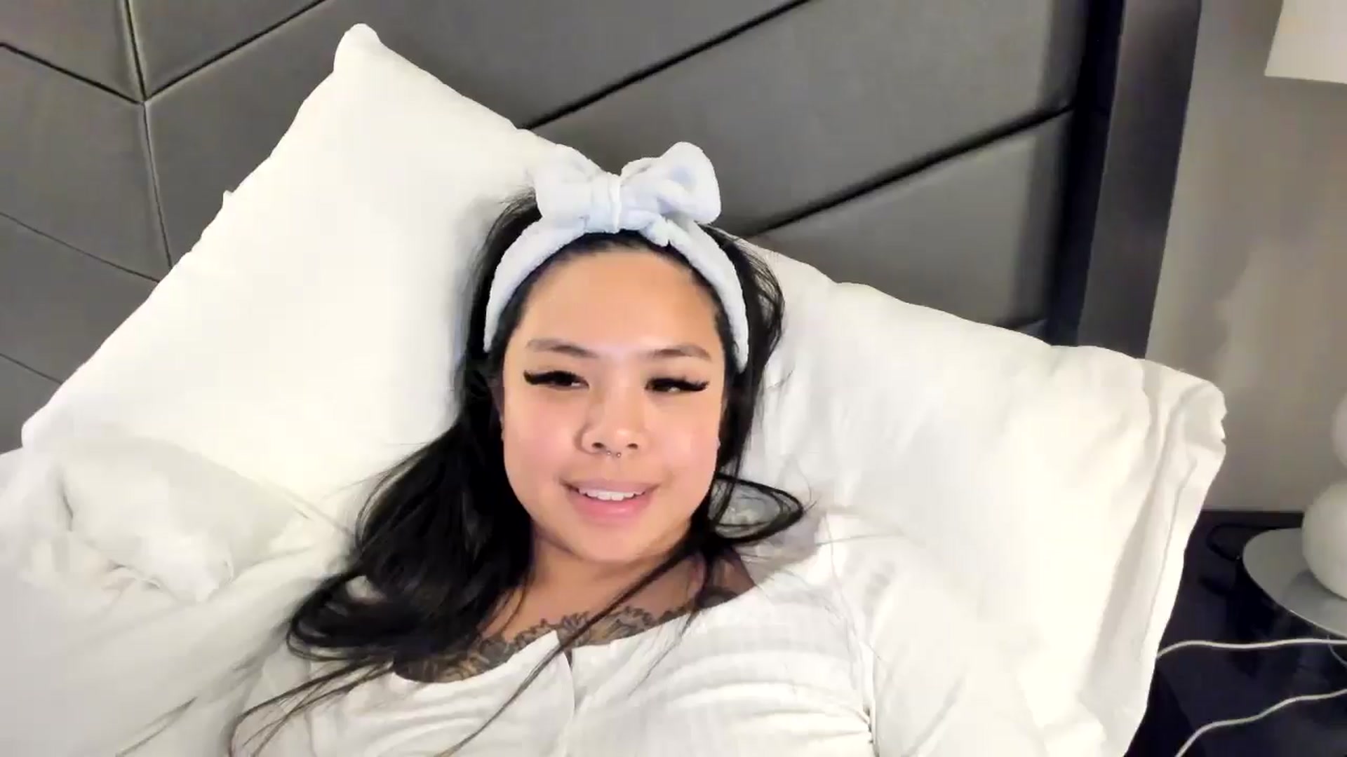 Gallery image thumbnail from dolllface's myfreecams stream on, 05/20/2025, 06:26 image 20 of 20