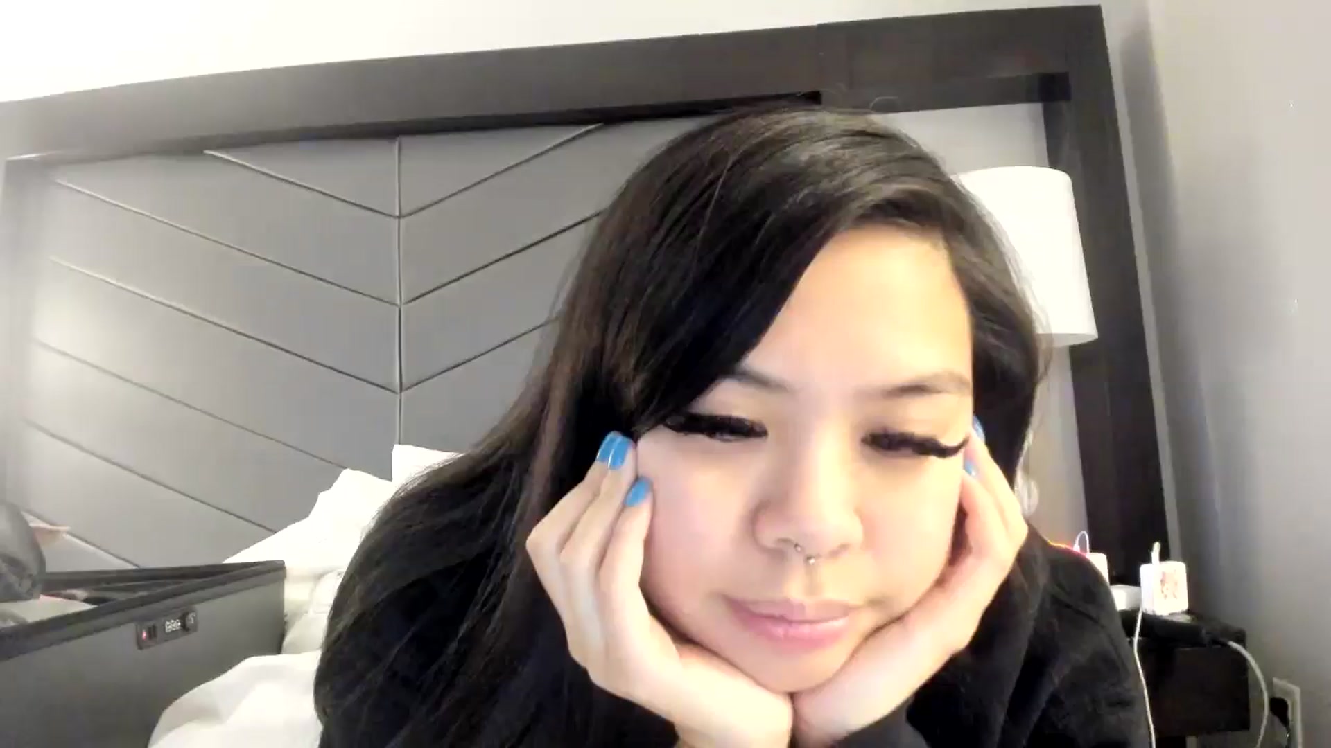 Gallery image thumbnail from dolllface's myfreecams stream on, 05/21/2025, 06:35 image 11 of 20