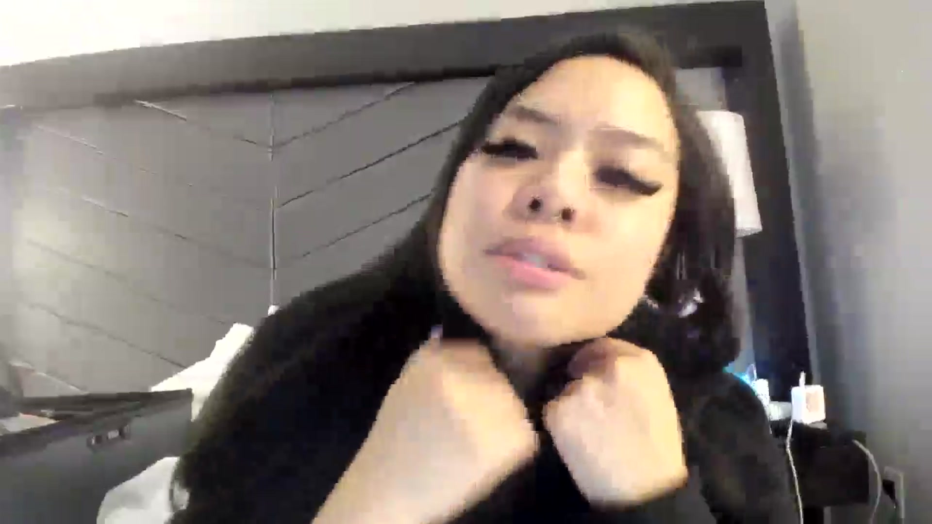 Gallery image thumbnail from dolllface's myfreecams stream on, 05/21/2025, 06:35 image 12 of 20