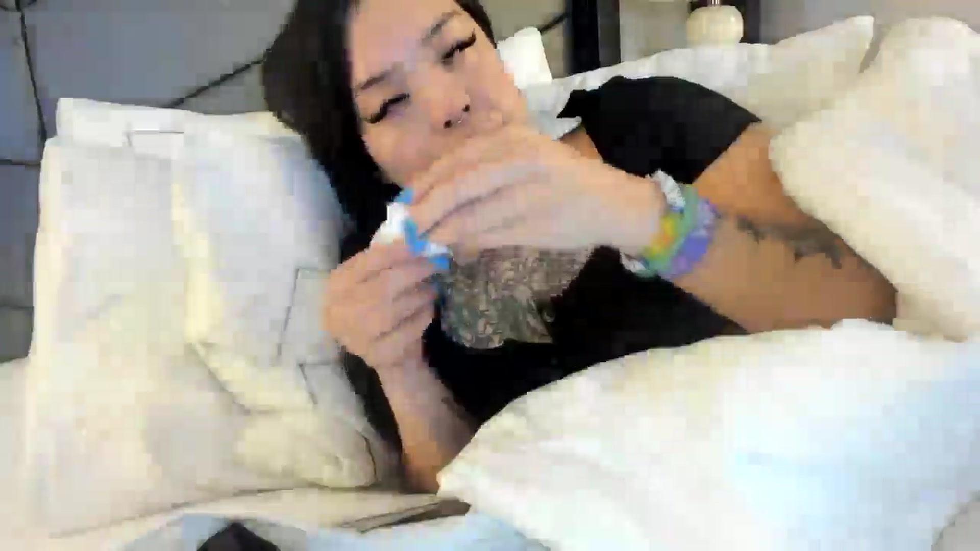 Gallery image thumbnail from dolllface's myfreecams stream on, 05/21/2025, 07:21 image 19 of 20