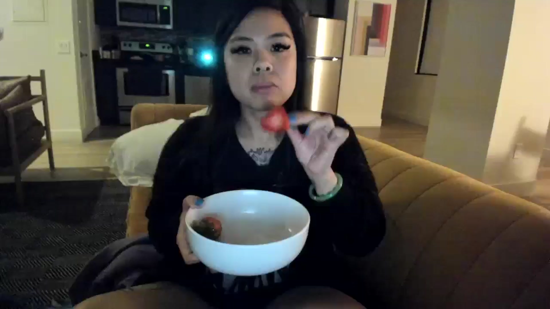 Gallery image thumbnail from dolllface's myfreecams stream on, 05/24/2025, 10:52 image 17 of 20