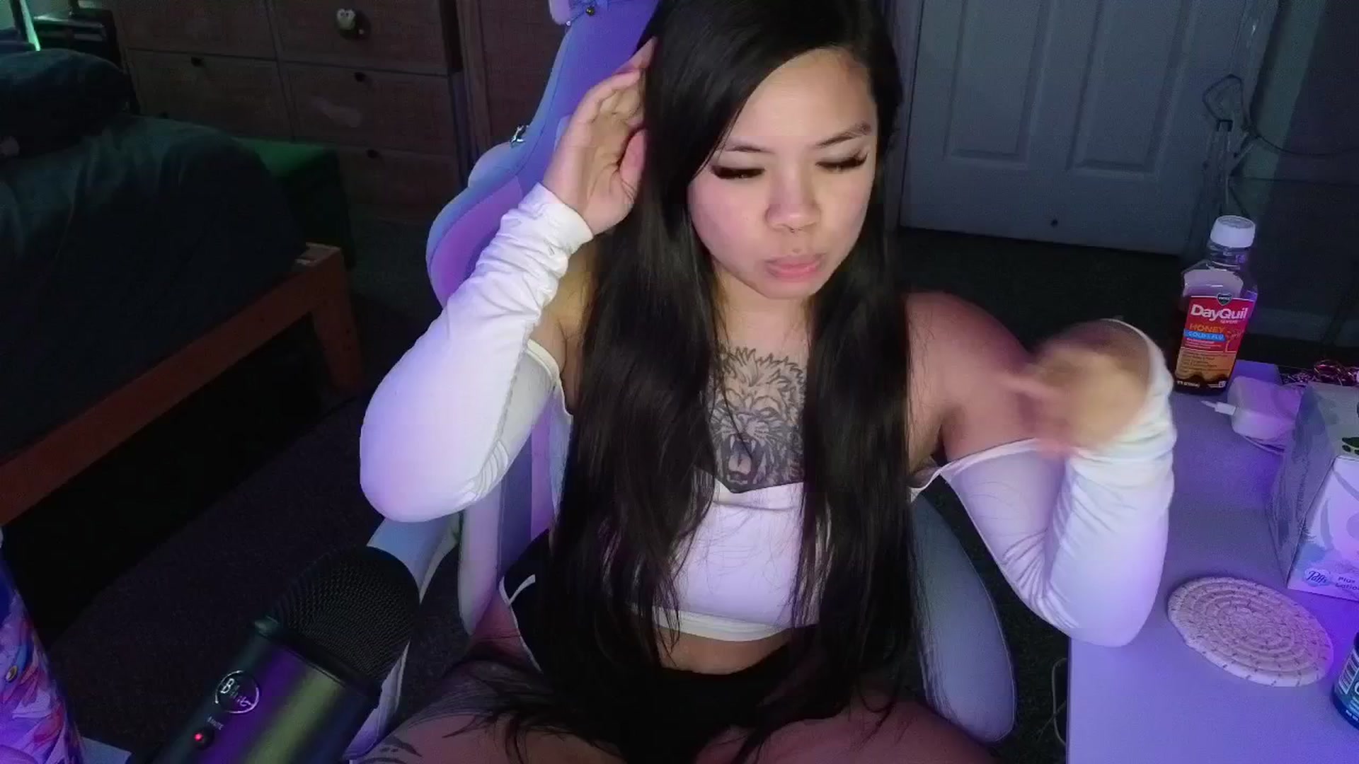 Gallery image thumbnail from dolllface's myfreecams stream on, 05/28/2025, 08:09 image 9 of 20