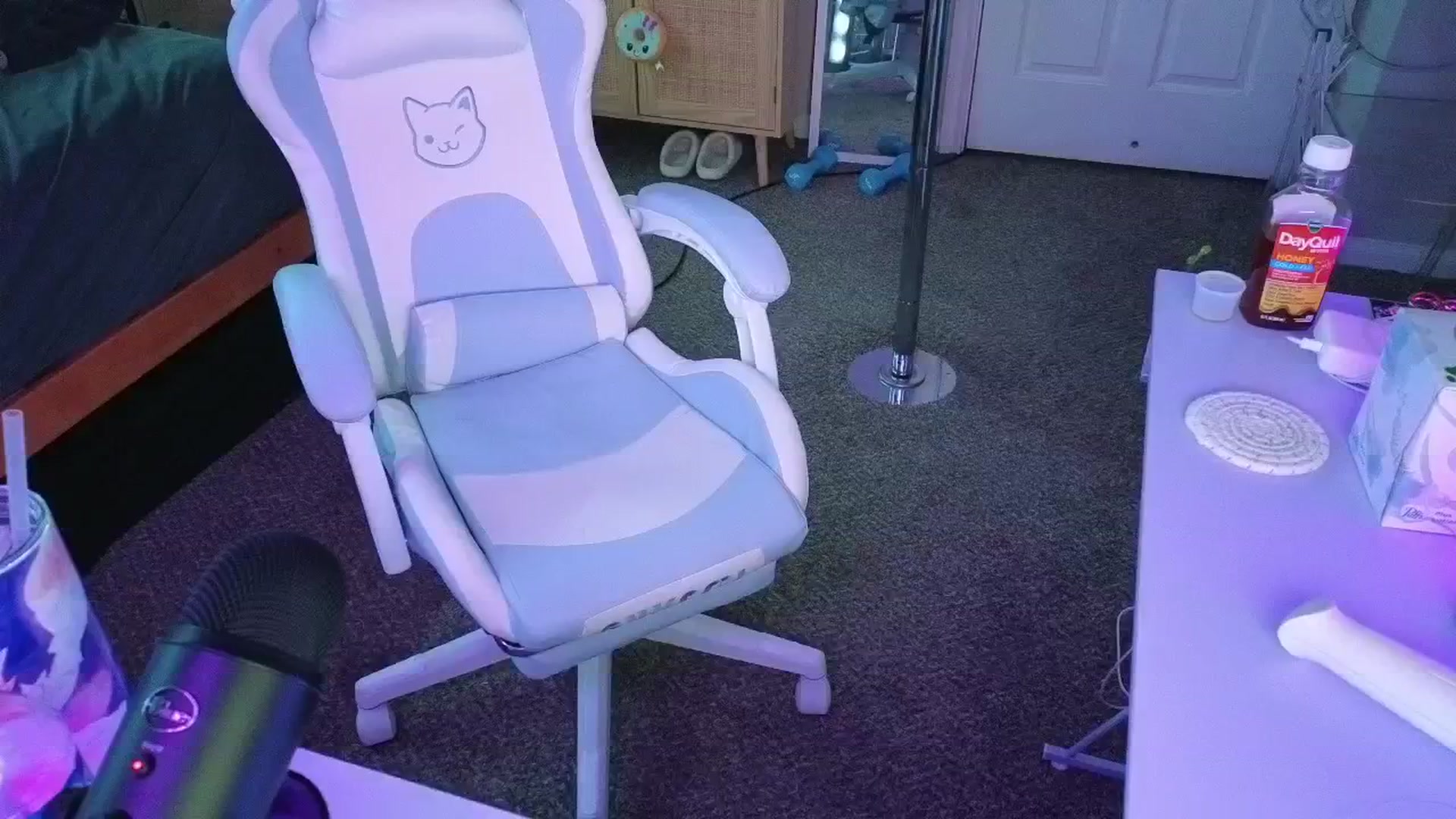 Gallery image thumbnail from dolllface's myfreecams stream on, 05/28/2025, 08:09 image 19 of 20