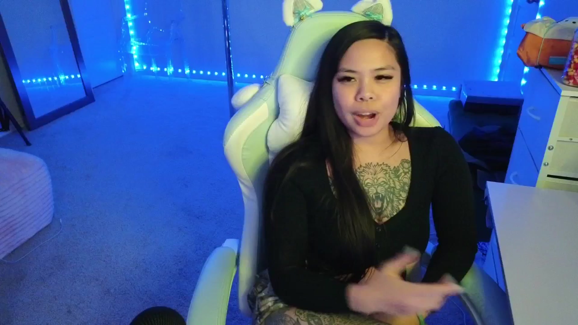 Gallery image thumbnail from dolllface's myfreecams stream on, 11/07/2025, 09:41 image 18 of 20