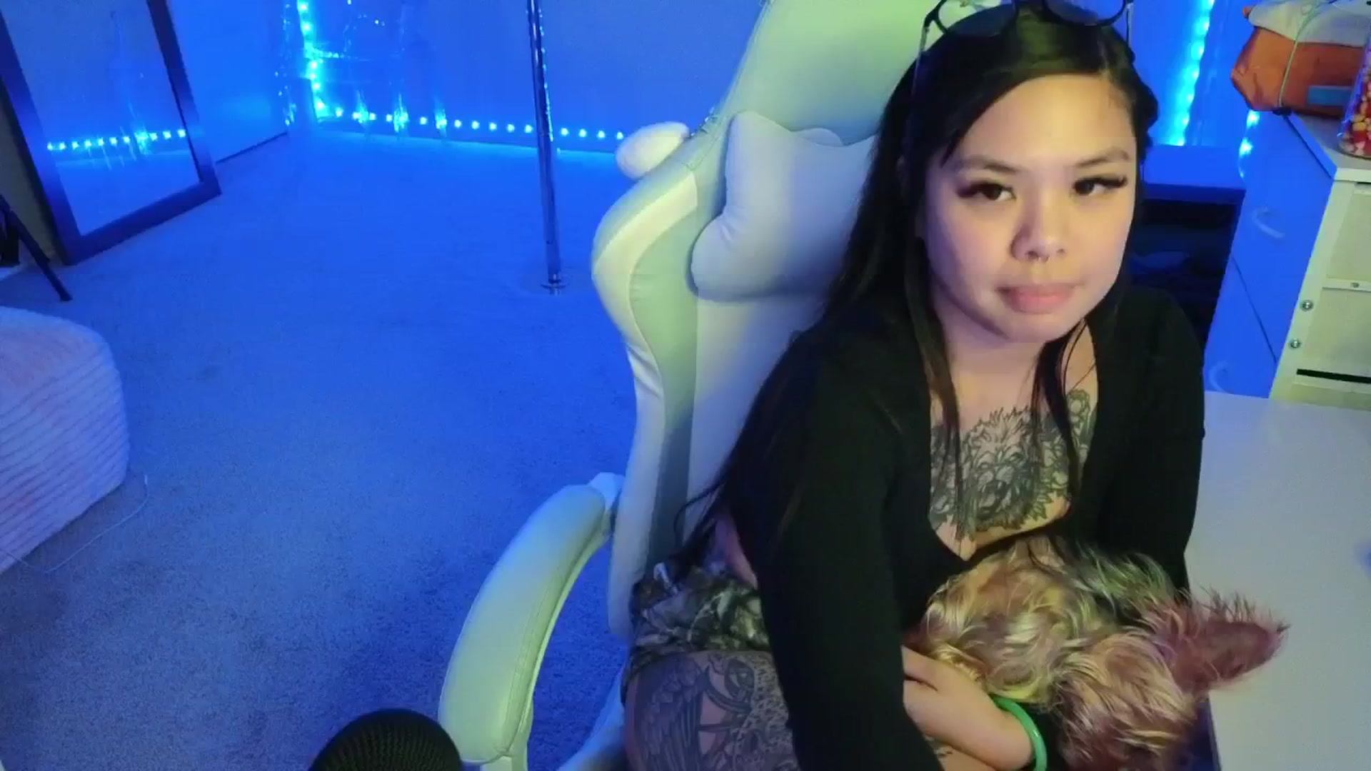 Gallery image thumbnail from dolllface's myfreecams stream on, 11/07/2025, 09:41 image 4 of 20