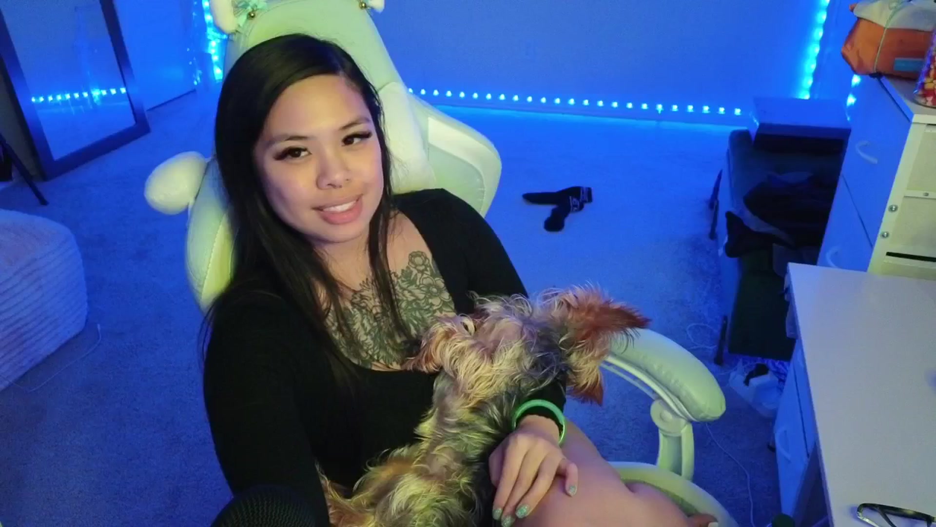 Gallery image thumbnail from dolllface's myfreecams stream on, 11/07/2025, 09:41 image 5 of 20