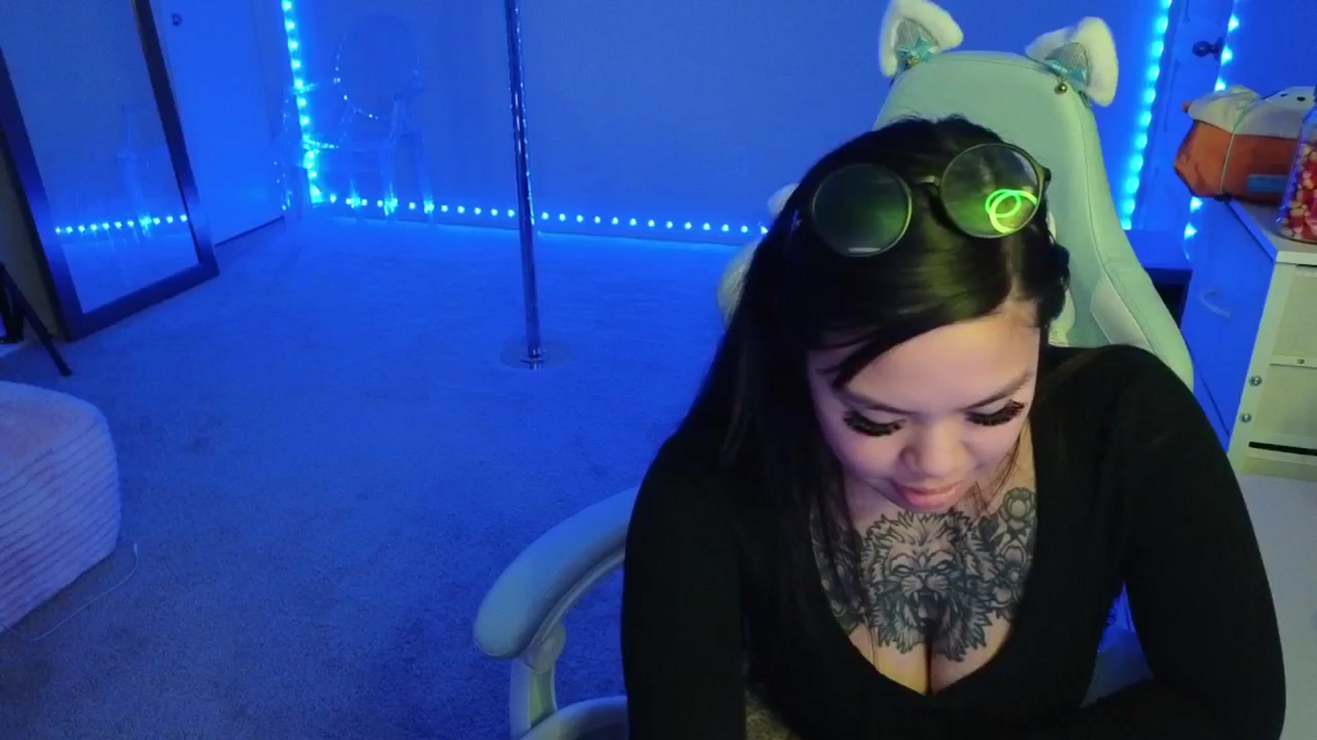 Gallery image thumbnail from dolllface's myfreecams stream on, 11/07/2025, 09:41 image 3 of 20