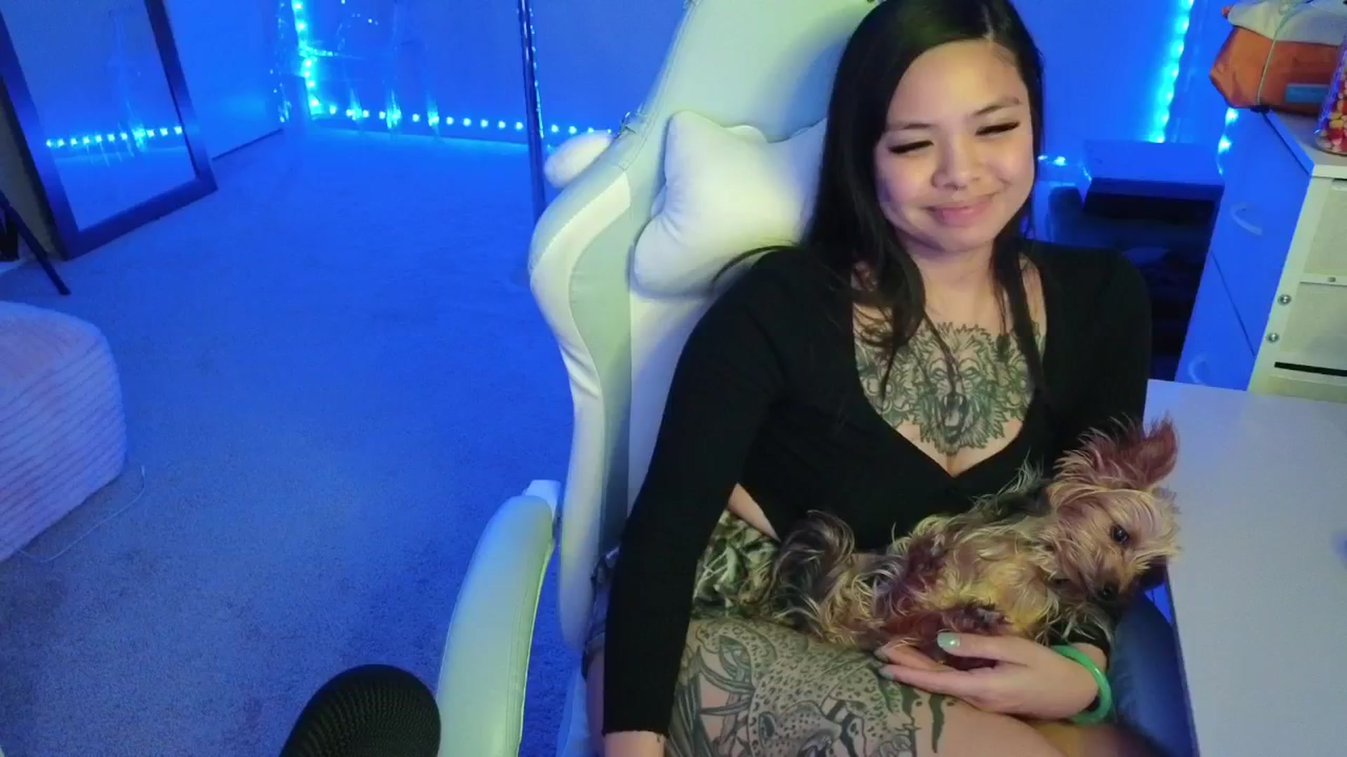 Gallery image thumbnail from dolllface's myfreecams stream on, 11/07/2025, 09:41 image 13 of 20