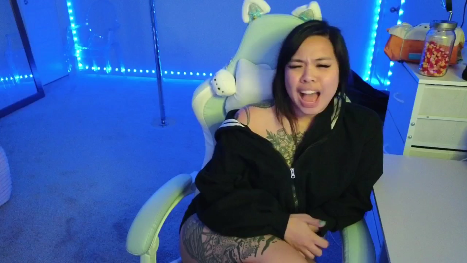 Gallery image thumbnail from dolllface's myfreecams stream on, 11/08/2025, 11:06 image 20 of 20