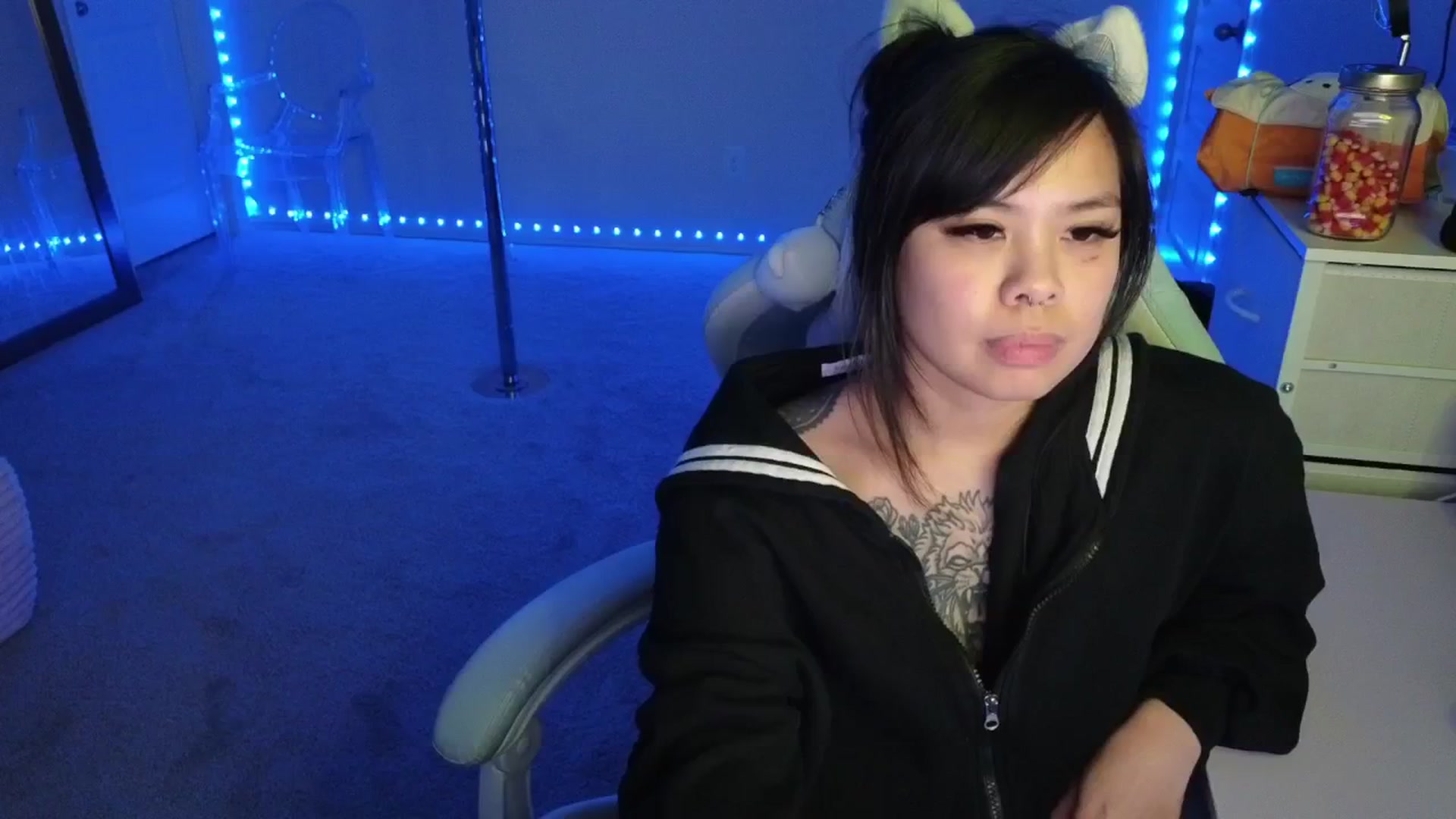 Gallery image thumbnail from dolllface's myfreecams stream on, 11/08/2025, 11:06 image 2 of 20