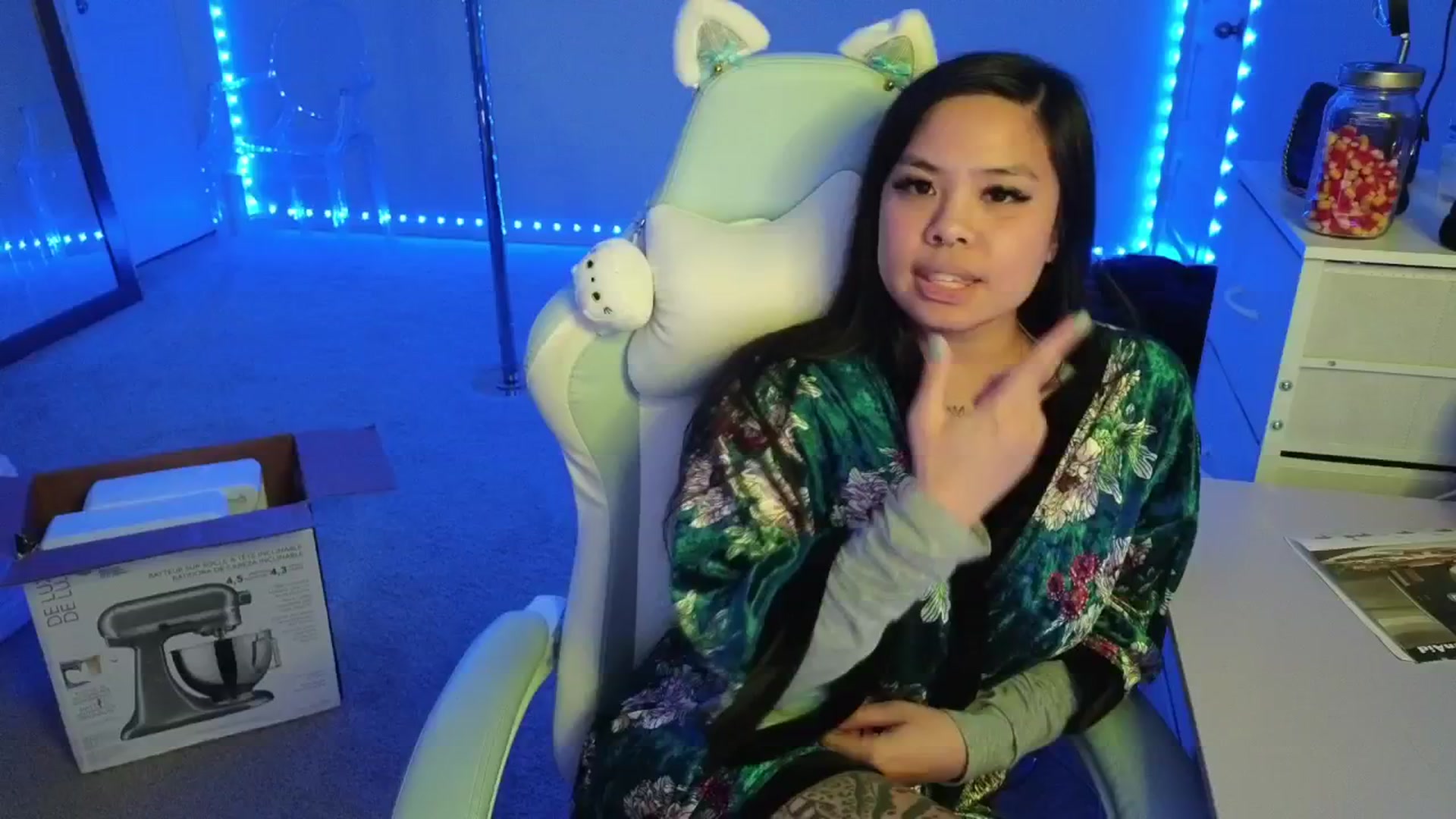 Gallery image thumbnail from dolllface's myfreecams stream on, 11/10/2025, 09:49 image 7 of 20