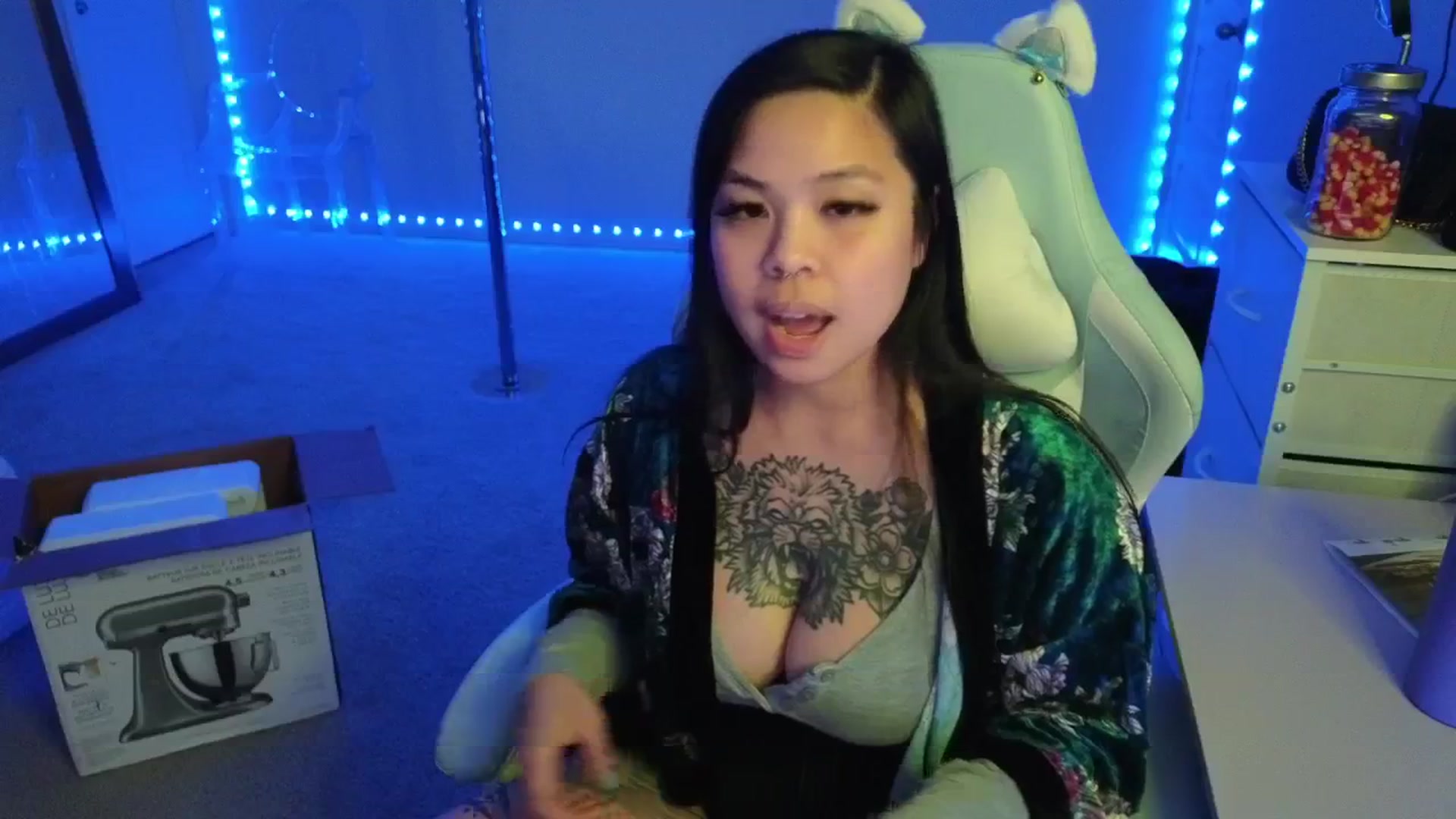 Gallery image thumbnail from dolllface's myfreecams stream on, 11/10/2025, 09:49 image 14 of 20