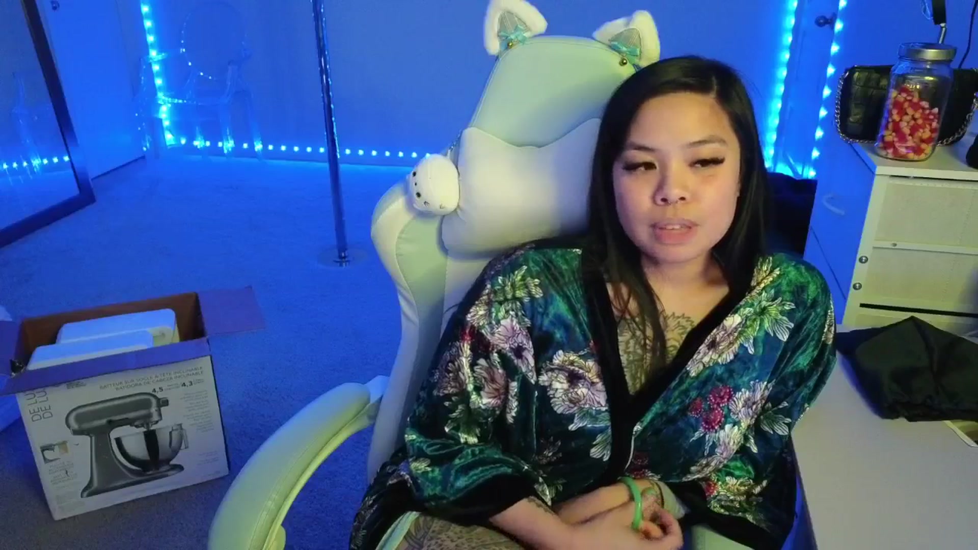Gallery image thumbnail from dolllface's myfreecams stream on, 11/10/2025, 09:49 image 19 of 20