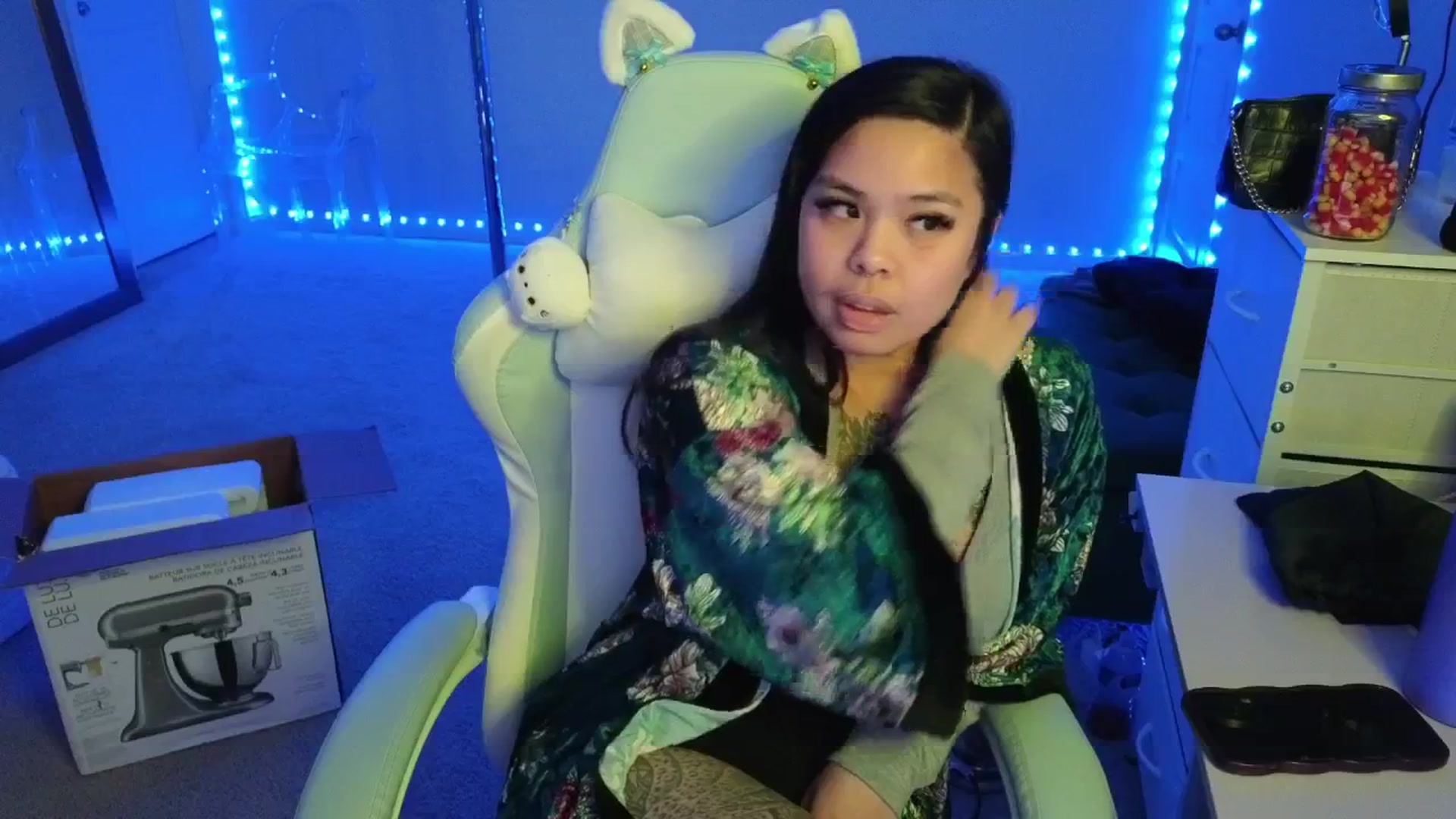 Gallery image thumbnail from dolllface's myfreecams stream on, 11/10/2025, 09:49 image 15 of 20