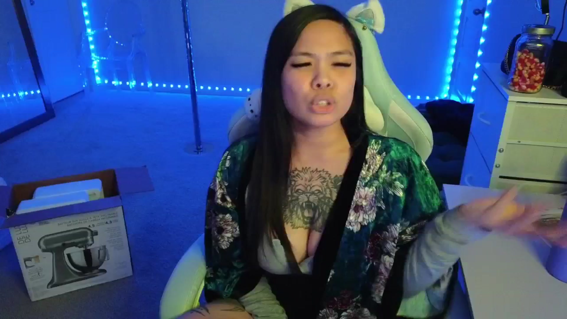 Gallery image thumbnail from dolllface's myfreecams stream on, 11/10/2025, 09:49 image 12 of 20