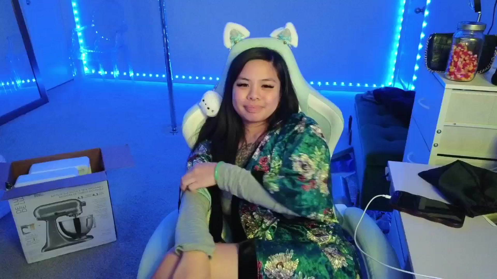Gallery image thumbnail from dolllface's myfreecams stream on, 11/10/2025, 10:23 image 7 of 20