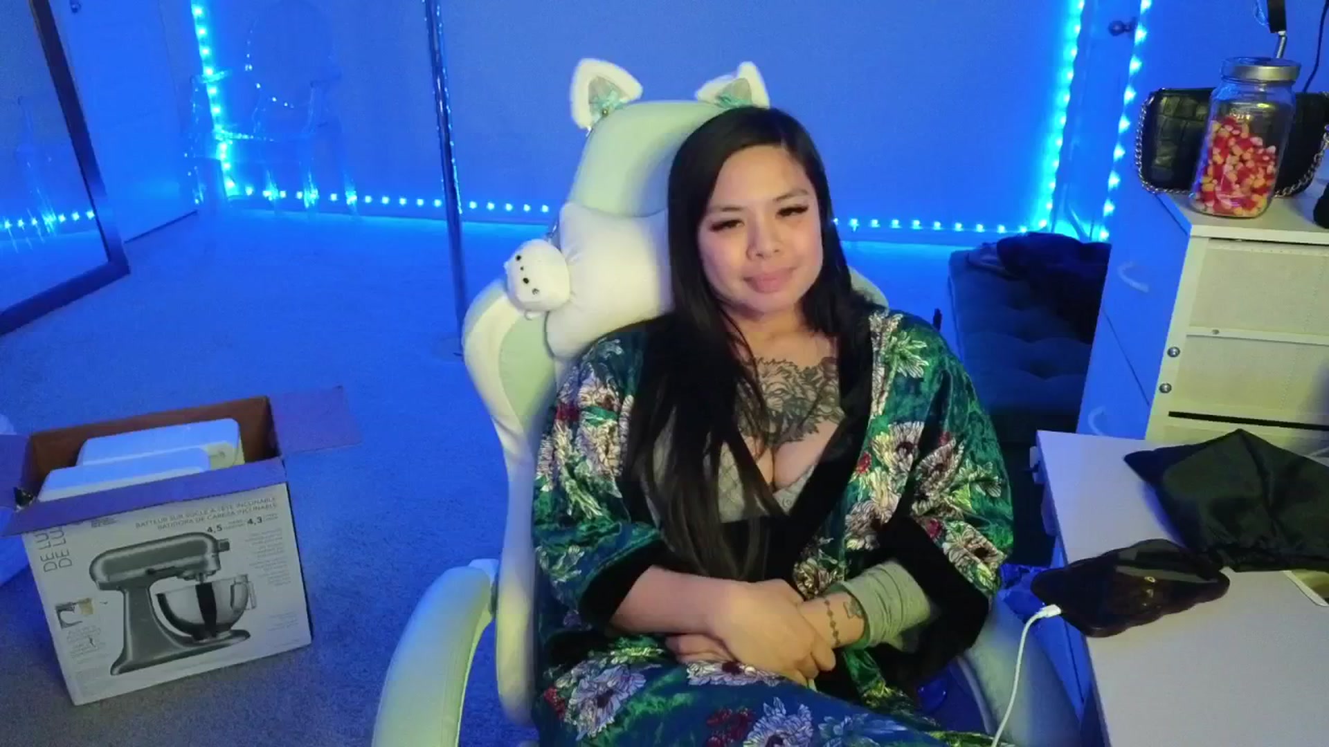 Gallery image thumbnail from dolllface's myfreecams stream on, 11/10/2025, 10:23 image 6 of 20