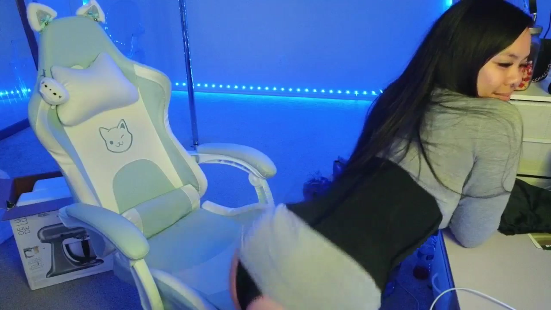 Gallery image thumbnail from dolllface's myfreecams stream on, 11/10/2025, 10:23 image 19 of 20