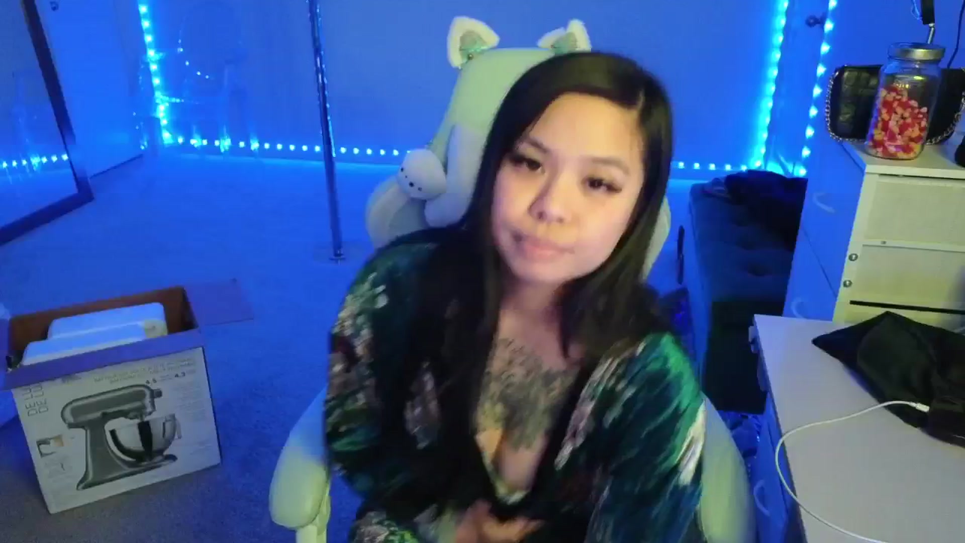 Gallery image thumbnail from dolllface's myfreecams stream on, 11/10/2025, 10:23 image 9 of 20