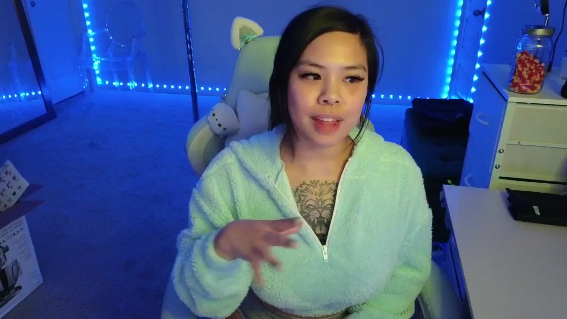 Gallery image thumbnail from dolllface's myfreecams stream on, 11/12/2025, 09:05 image 1 of 20