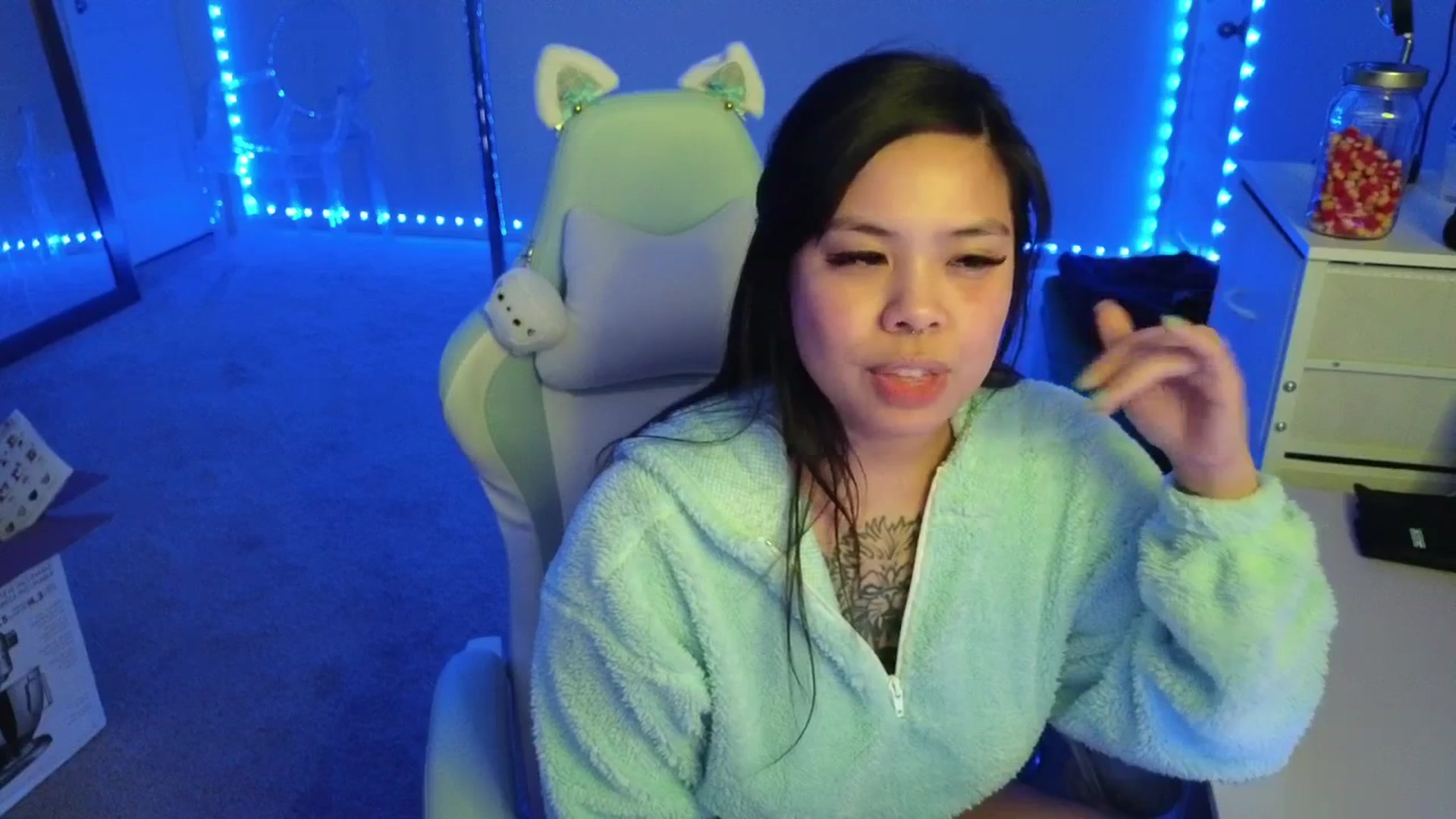 Gallery image thumbnail from dolllface's myfreecams stream on, 11/12/2025, 09:05 image 14 of 20