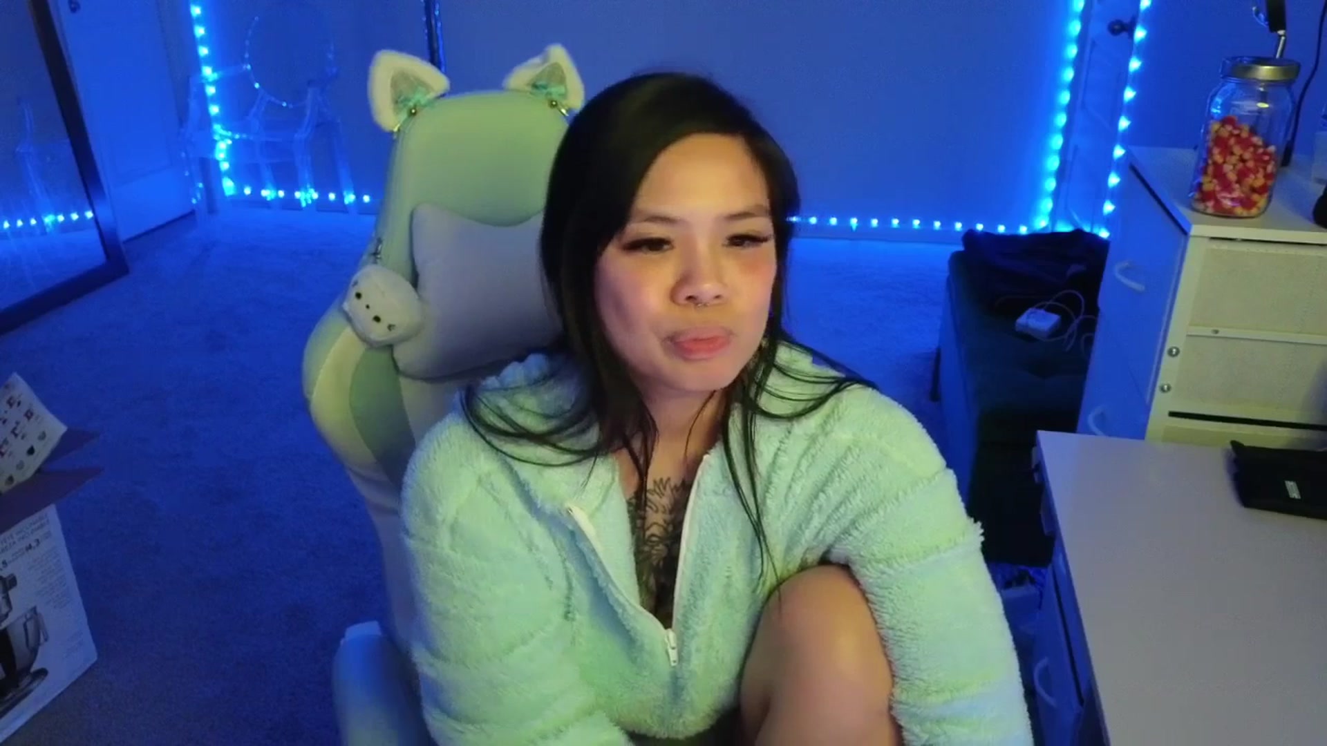 Gallery image thumbnail from dolllface's myfreecams stream on, 11/12/2025, 09:05 image 11 of 20