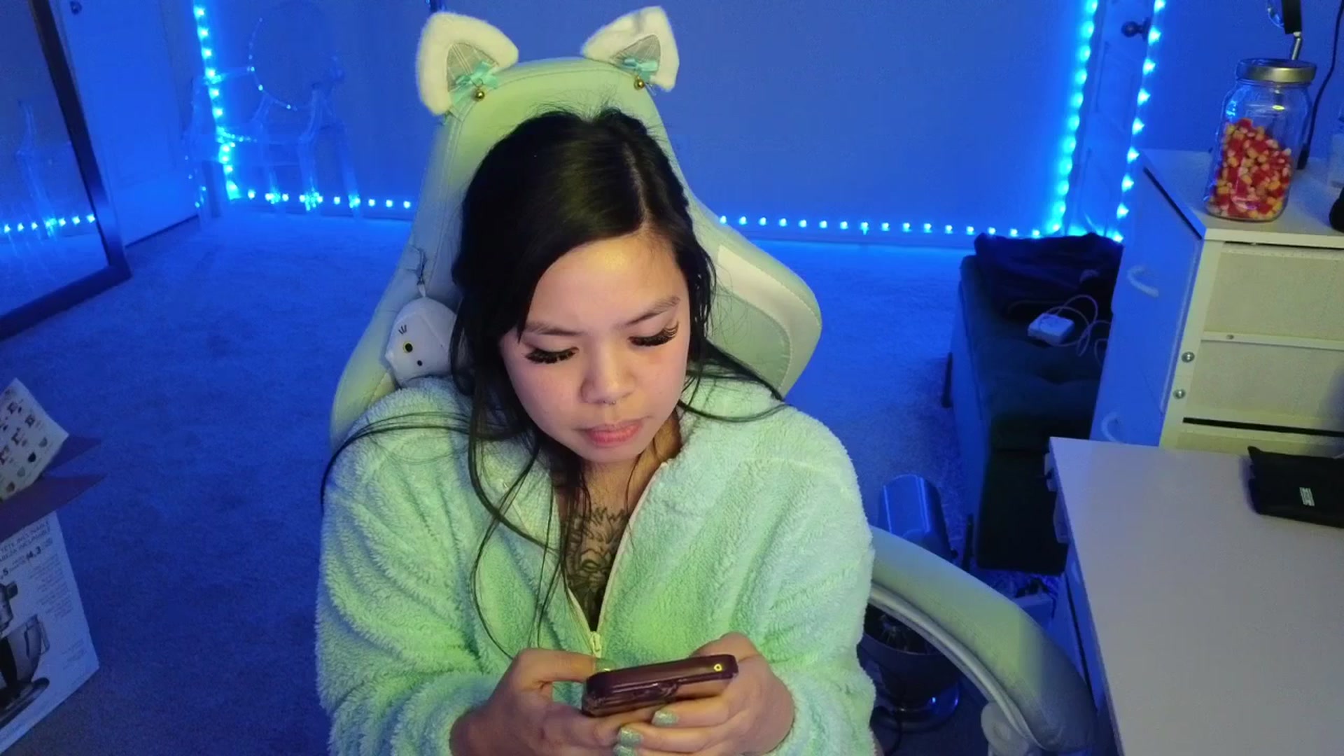 Gallery image thumbnail from dolllface's myfreecams stream on, 11/12/2025, 09:05 image 18 of 20