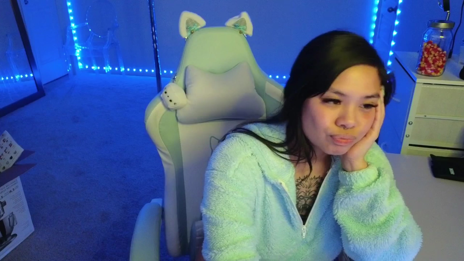 Gallery image thumbnail from dolllface's myfreecams stream on, 11/12/2025, 09:05 image 10 of 20
