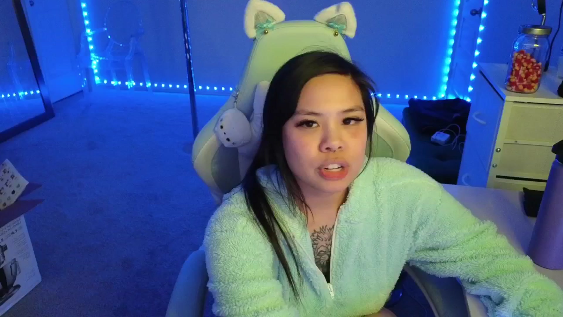 Gallery image thumbnail from dolllface's myfreecams stream on, 11/12/2025, 10:48 image 16 of 20