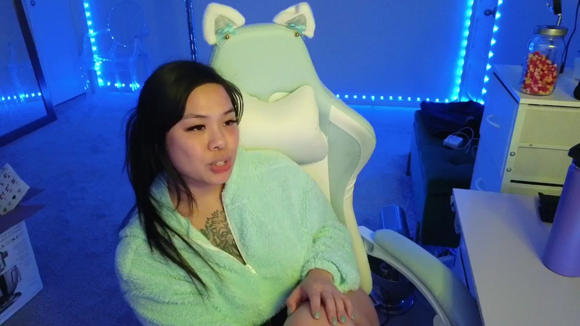 Gallery image thumbnail from dolllface's myfreecams stream on, 11/12/2025, 10:48 image 15 of 20
