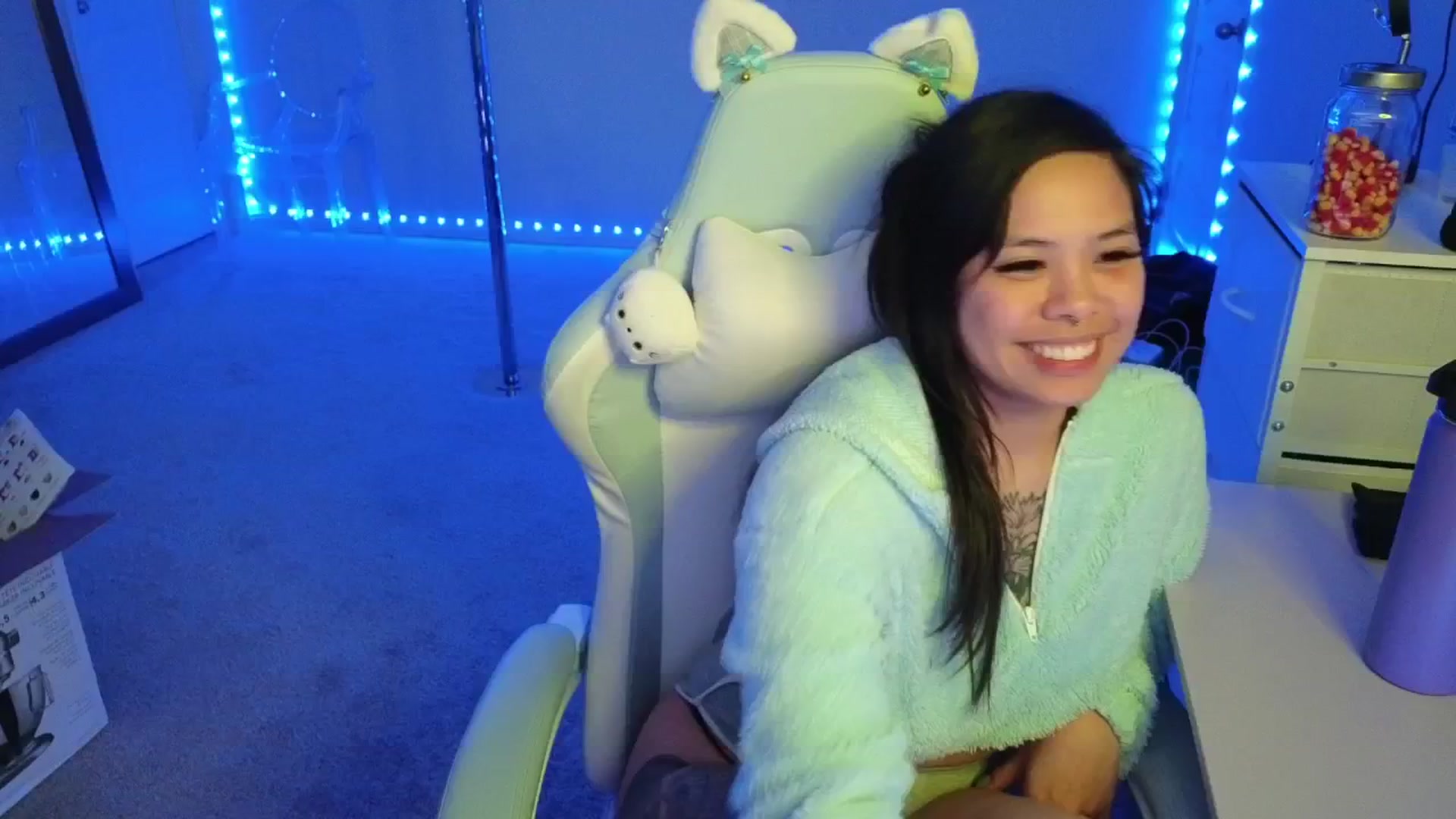 Gallery image thumbnail from dolllface's myfreecams stream on, 11/12/2025, 10:48 image 19 of 20