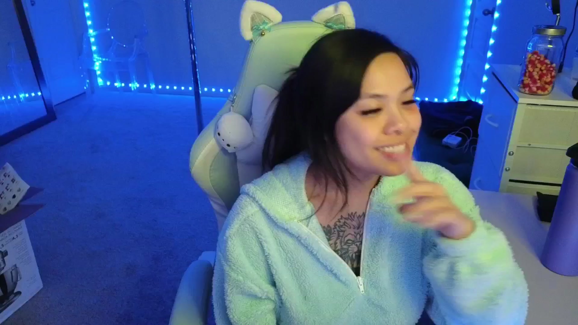 Gallery image thumbnail from dolllface's myfreecams stream on, 11/12/2025, 10:48 image 20 of 20