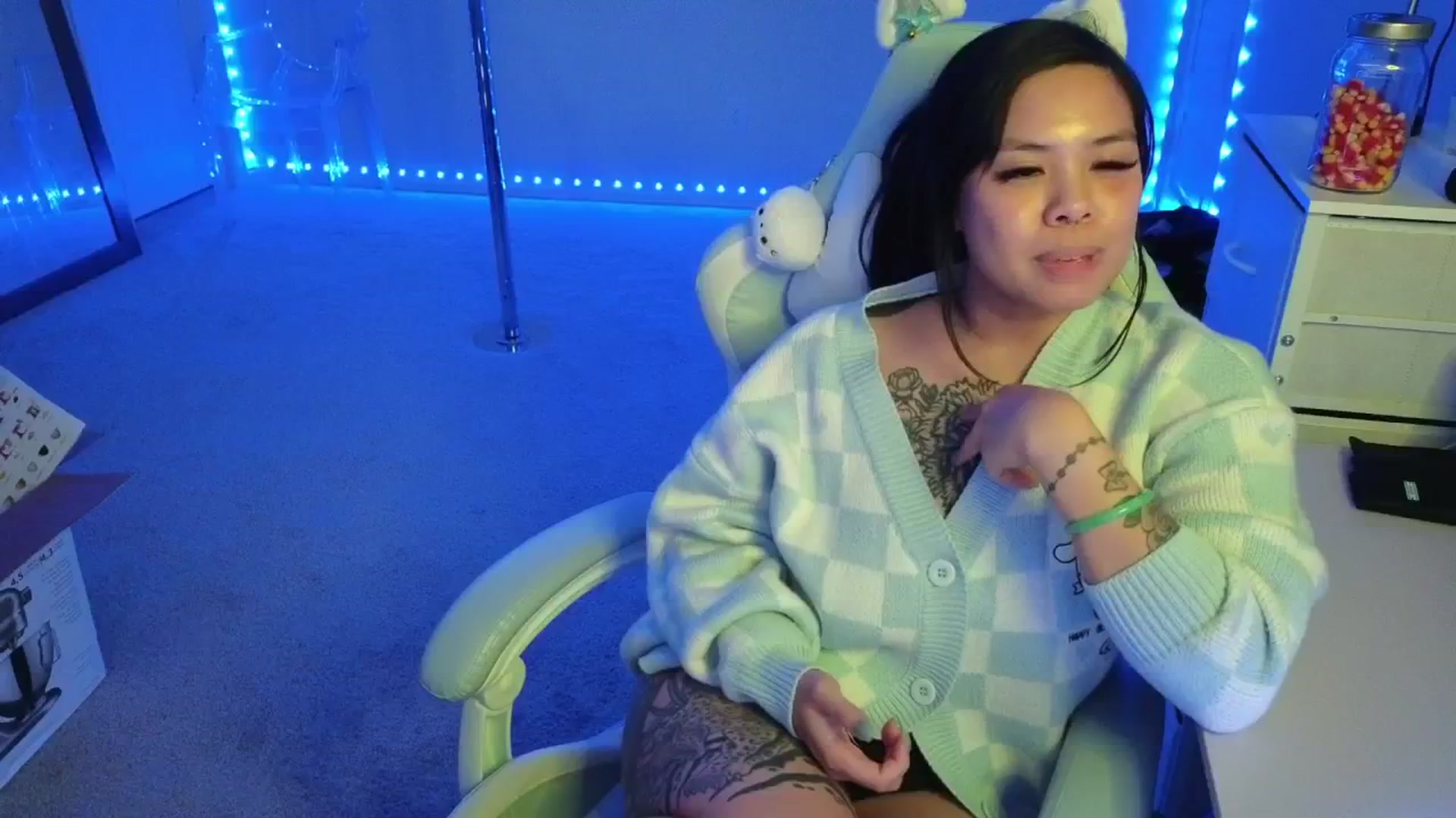 Gallery image thumbnail from dolllface's myfreecams stream on, 11/13/2025, 10:12 image 7 of 20