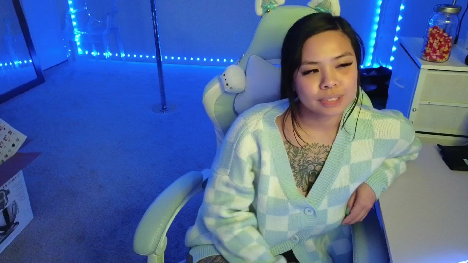 Gallery image thumbnail from dolllface's myfreecams stream on, 11/13/2025, 10:12 image 18 of 20