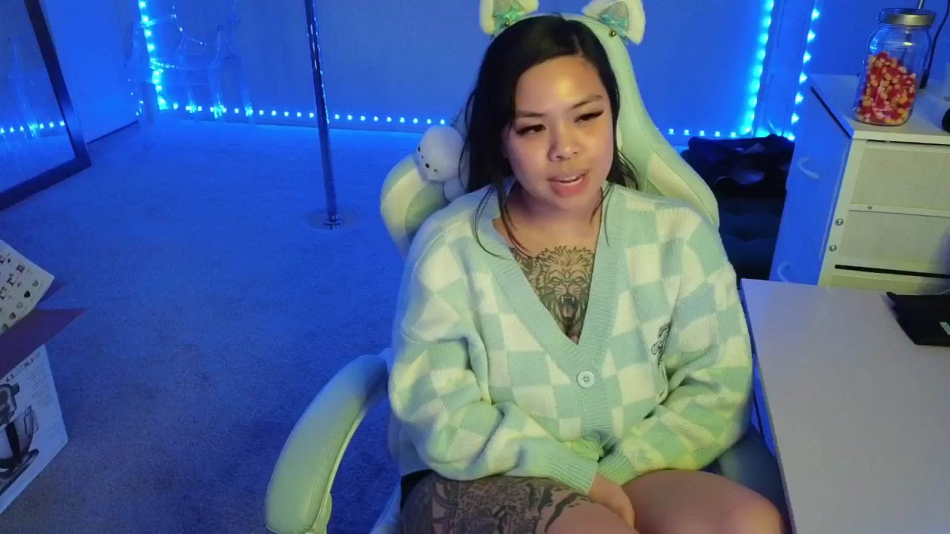 Gallery image thumbnail from dolllface's myfreecams stream on, 11/13/2025, 10:12 image 15 of 20