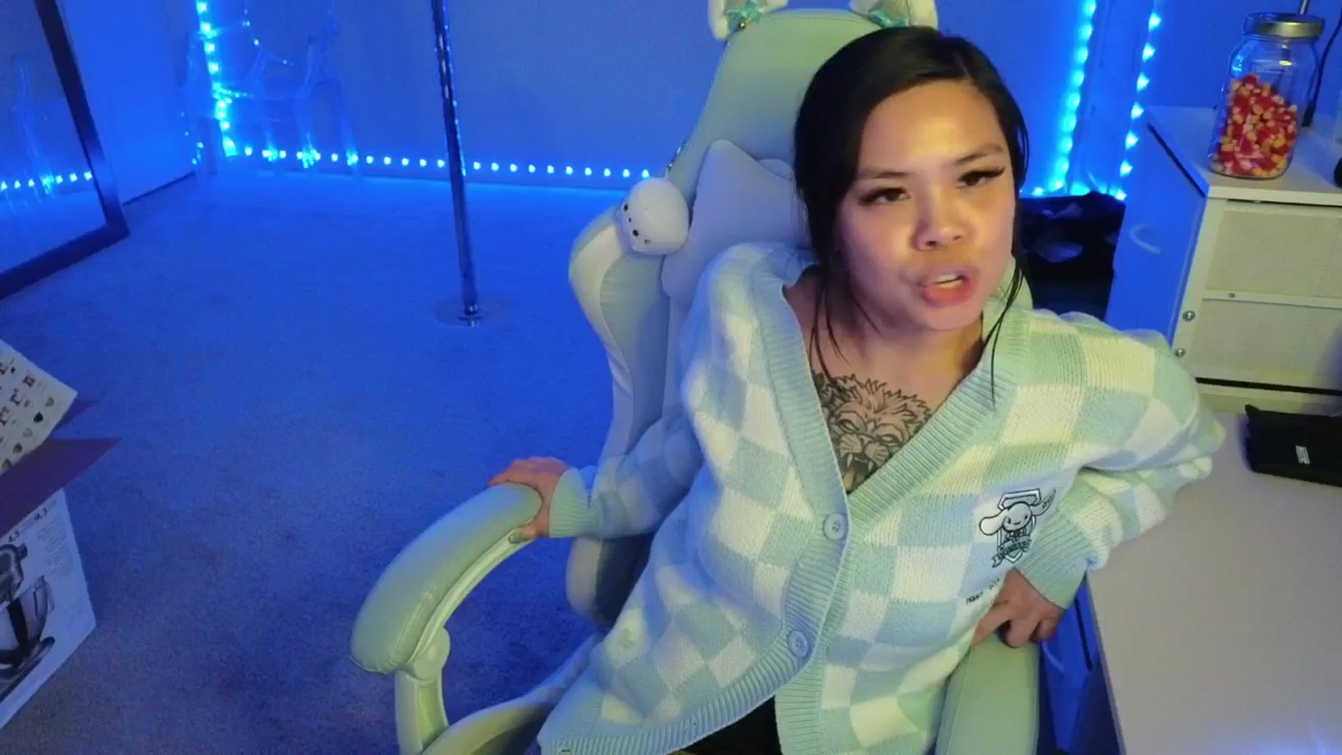 Gallery image thumbnail from dolllface's myfreecams stream on, 11/13/2025, 10:12 image 10 of 20