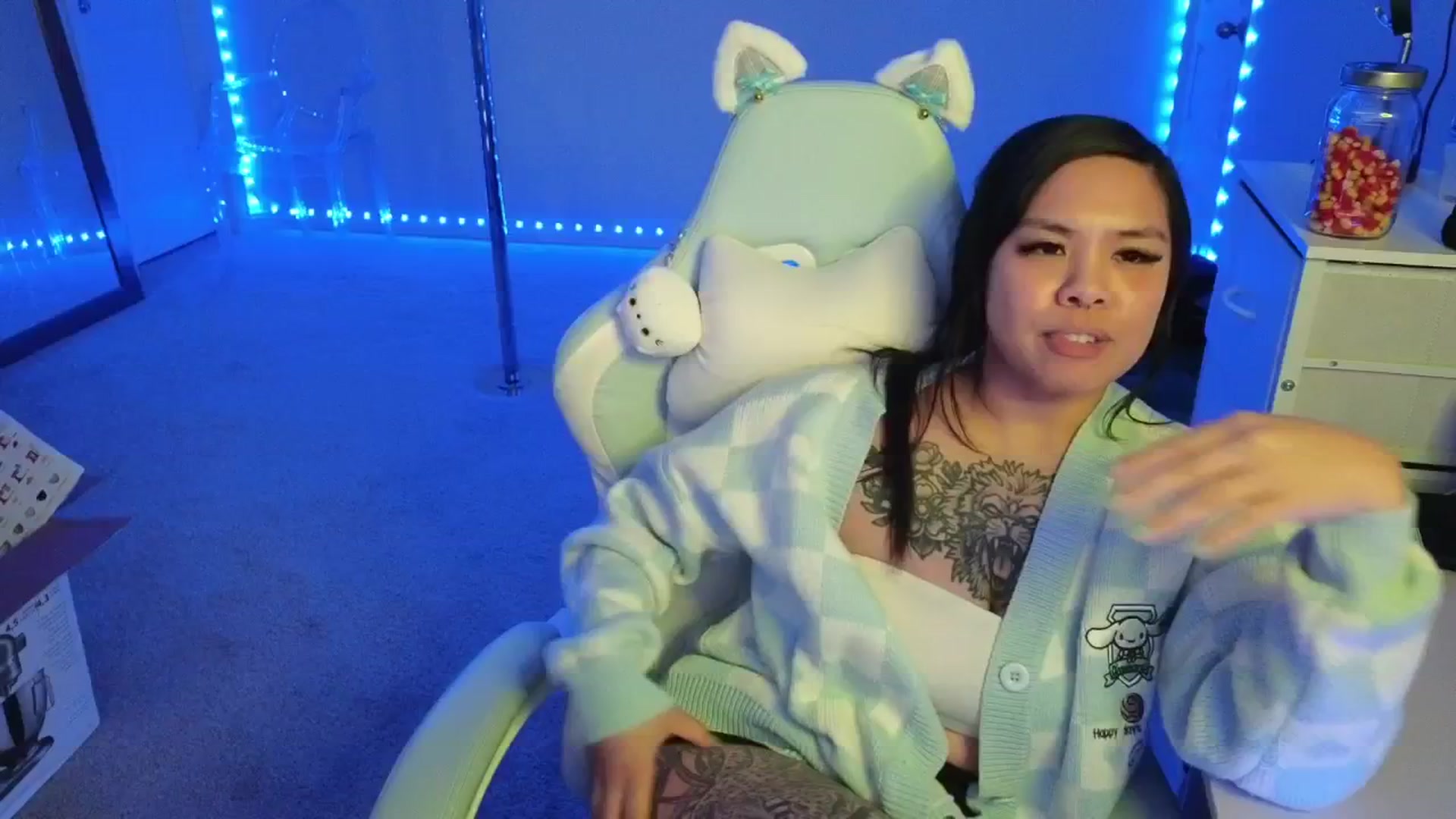 Gallery image thumbnail from dolllface's myfreecams stream on, 11/13/2025, 10:12 image 3 of 20