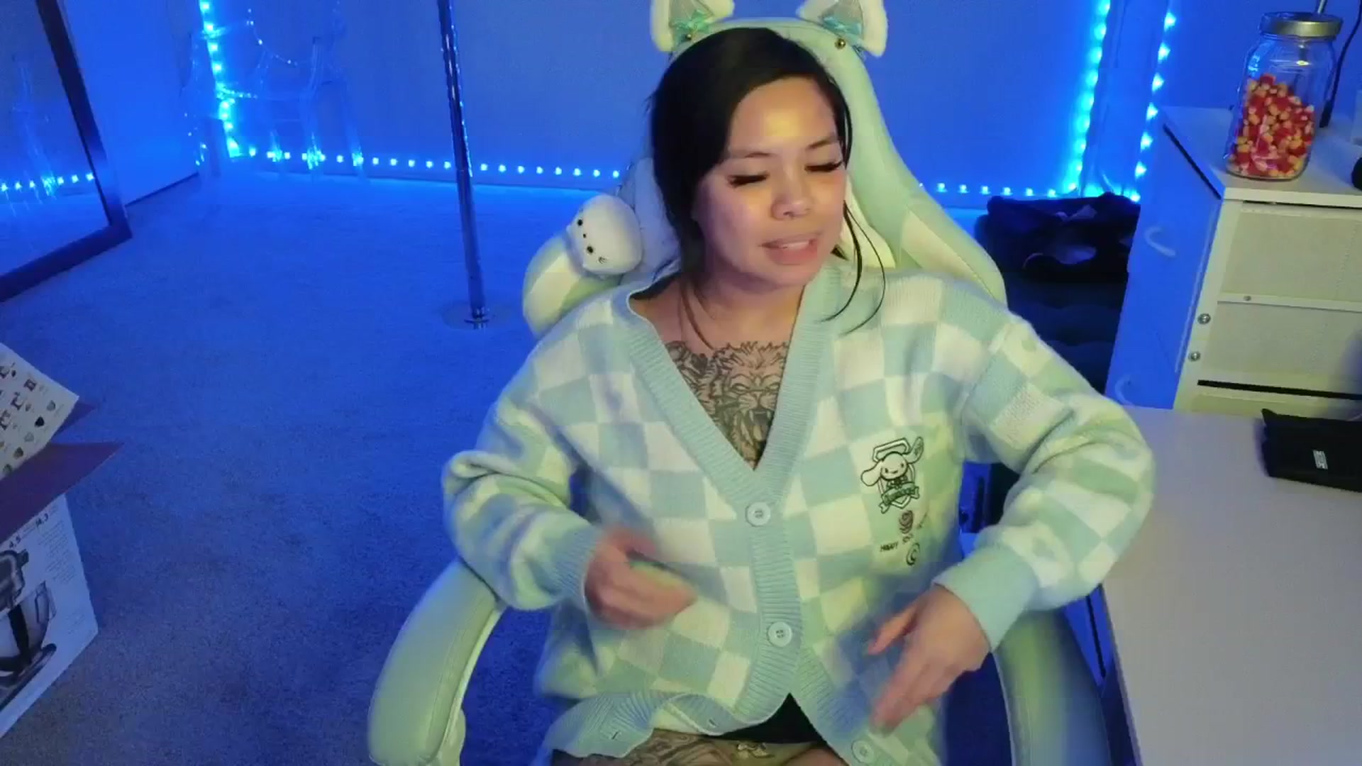 Gallery image thumbnail from dolllface's myfreecams stream on, 11/13/2025, 10:12 image 12 of 20