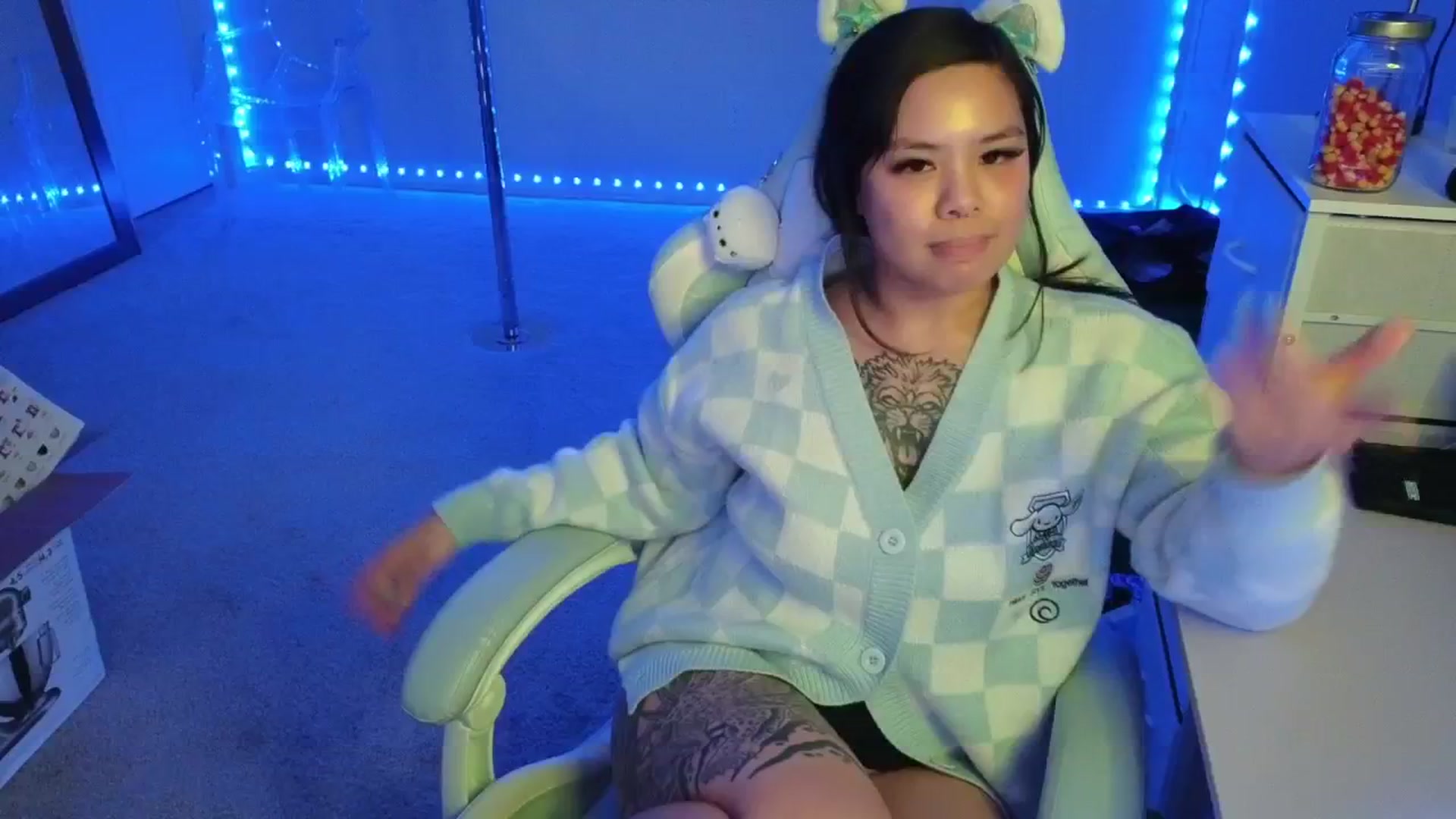Gallery image thumbnail from dolllface's myfreecams stream on, 11/13/2025, 10:12 image 8 of 20