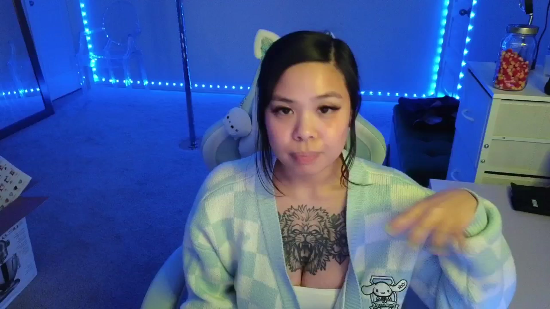 Gallery image thumbnail from dolllface's myfreecams stream on, 11/13/2025, 10:12 image 1 of 20
