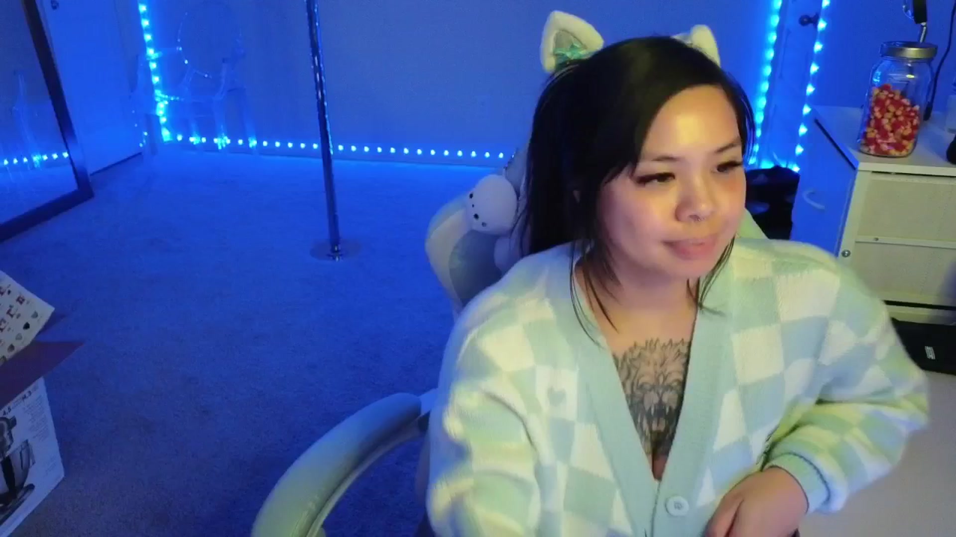 Gallery image thumbnail from dolllface's myfreecams stream on, 11/13/2025, 10:12 image 2 of 20