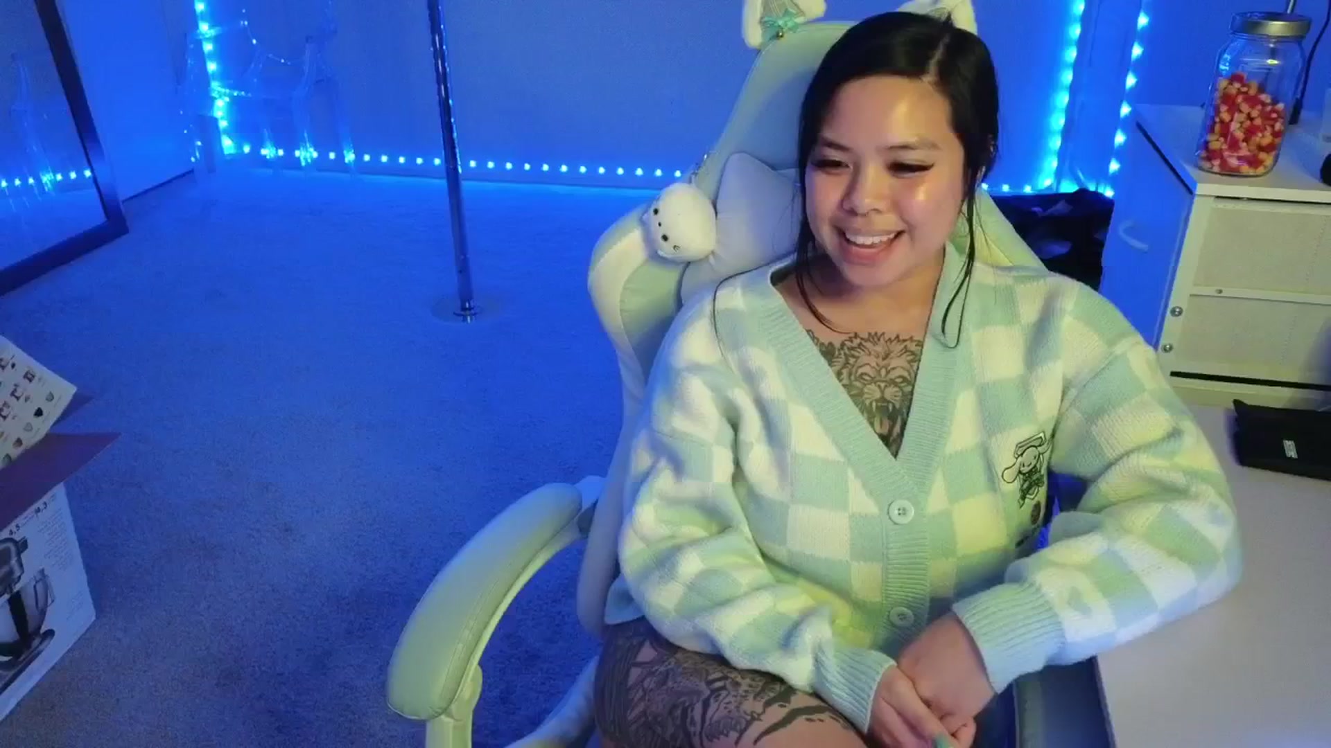 Gallery image thumbnail from dolllface's myfreecams stream on, 11/13/2025, 10:12 image 11 of 20