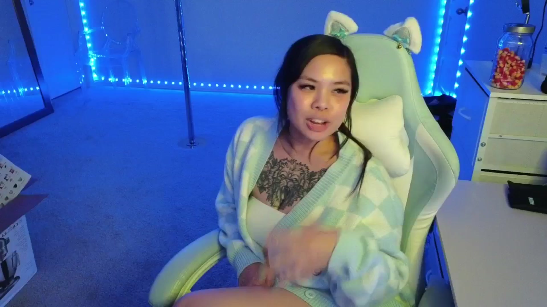 Gallery image thumbnail from dolllface's myfreecams stream on, 11/13/2025, 10:12 image 4 of 20