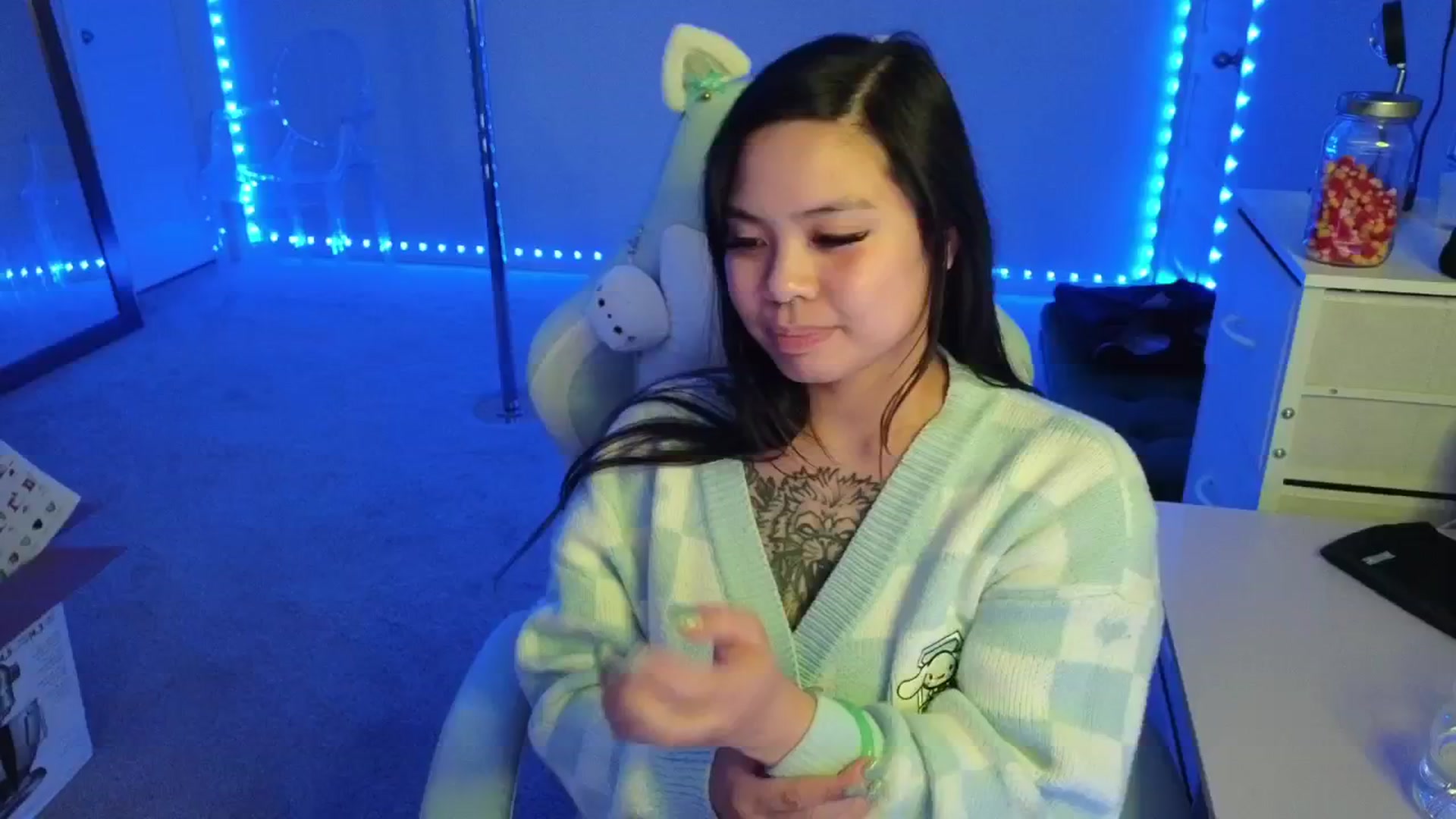 Gallery image thumbnail from dolllface's myfreecams stream on, 11/13/2025, 10:28 image 12 of 20