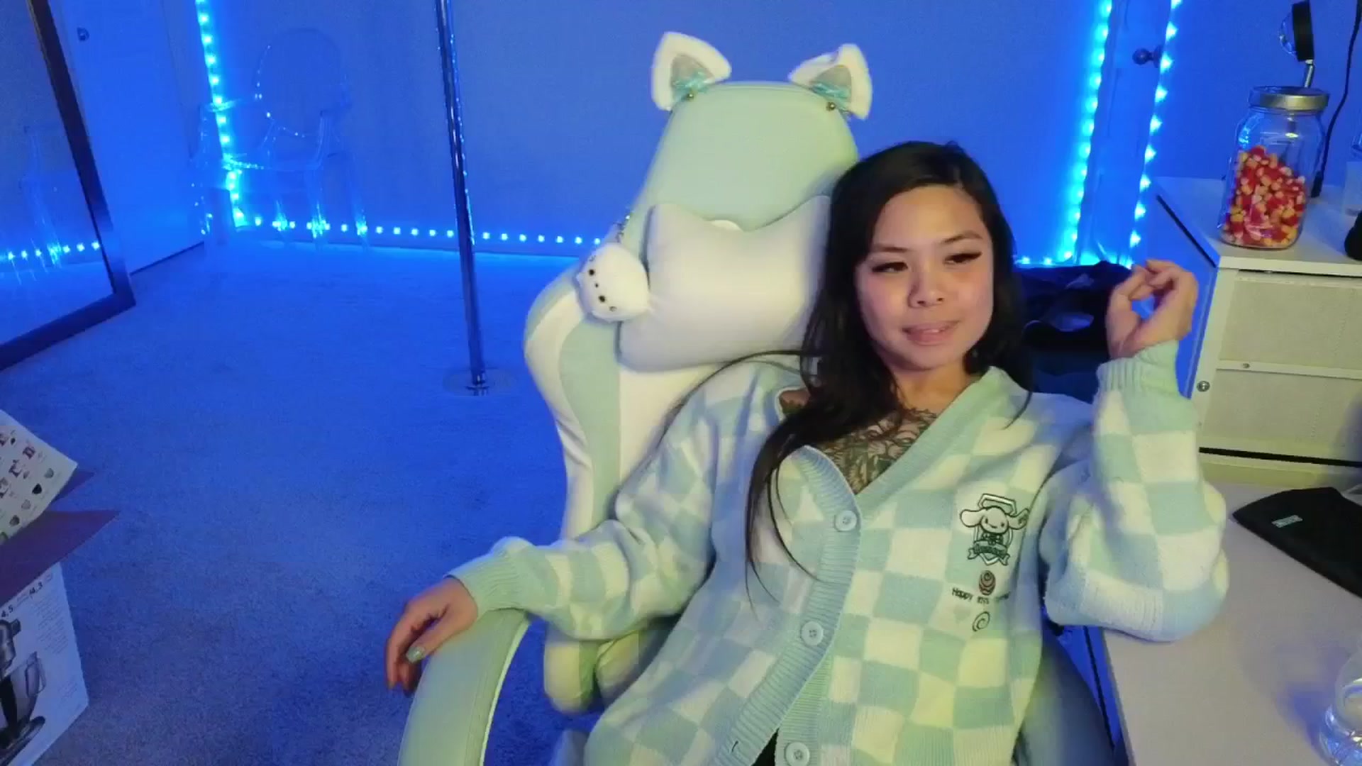 Gallery image thumbnail from dolllface's myfreecams stream on, 11/13/2025, 10:28 image 14 of 20