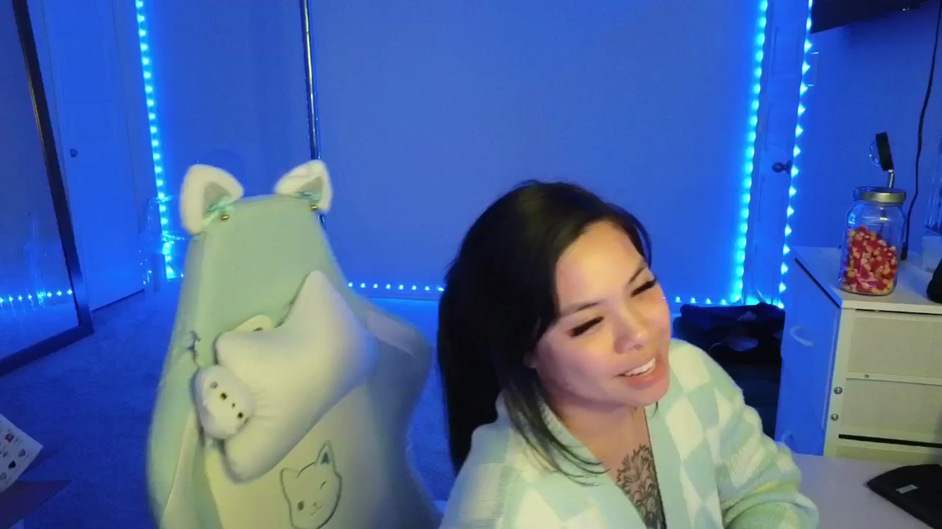 Gallery image thumbnail from dolllface's myfreecams stream on, 11/13/2025, 10:28 image 8 of 20